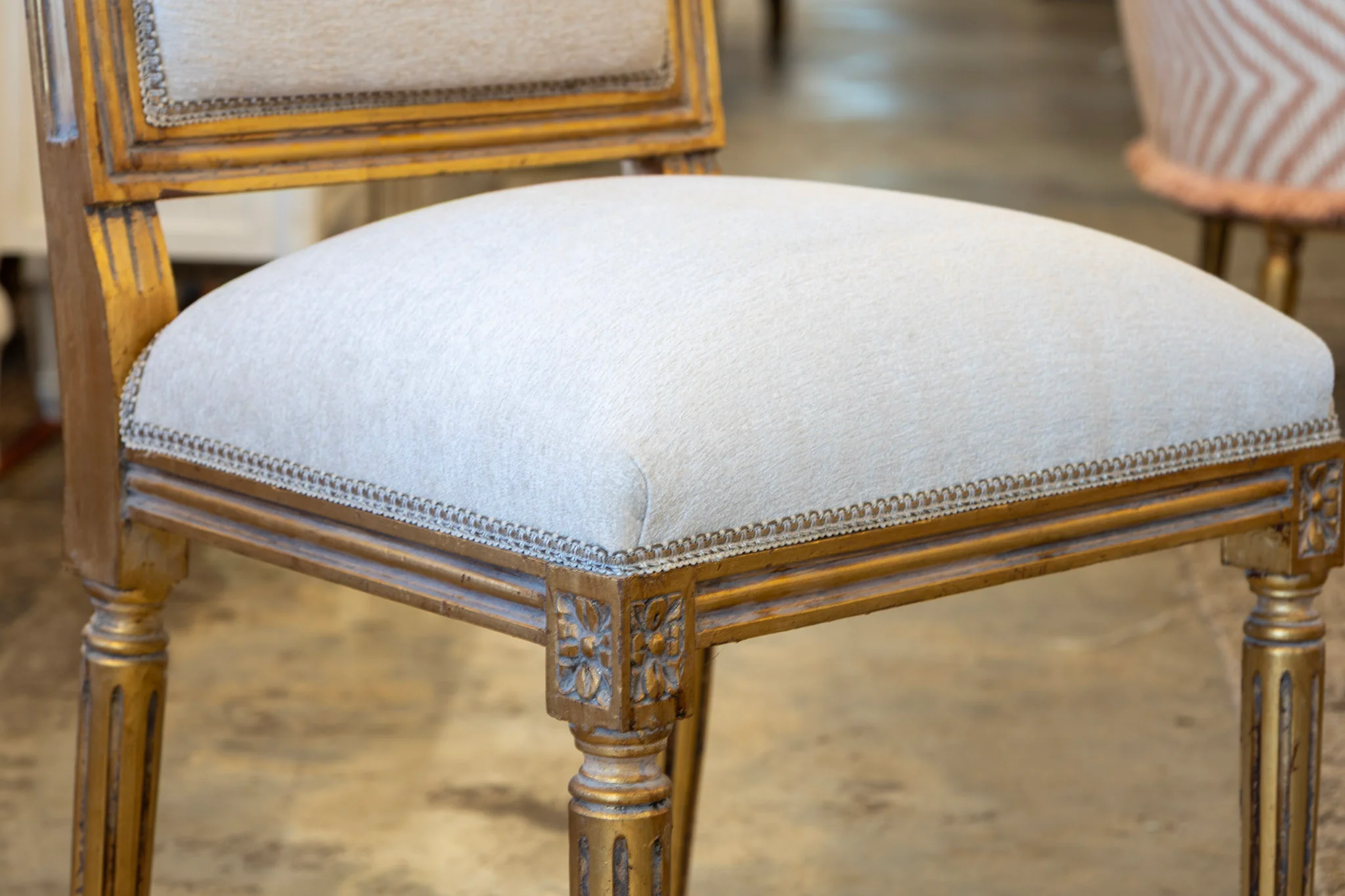 Louis XVI Square Dining Chair – Gilded Frame & White Linen Upholstery - Image 5