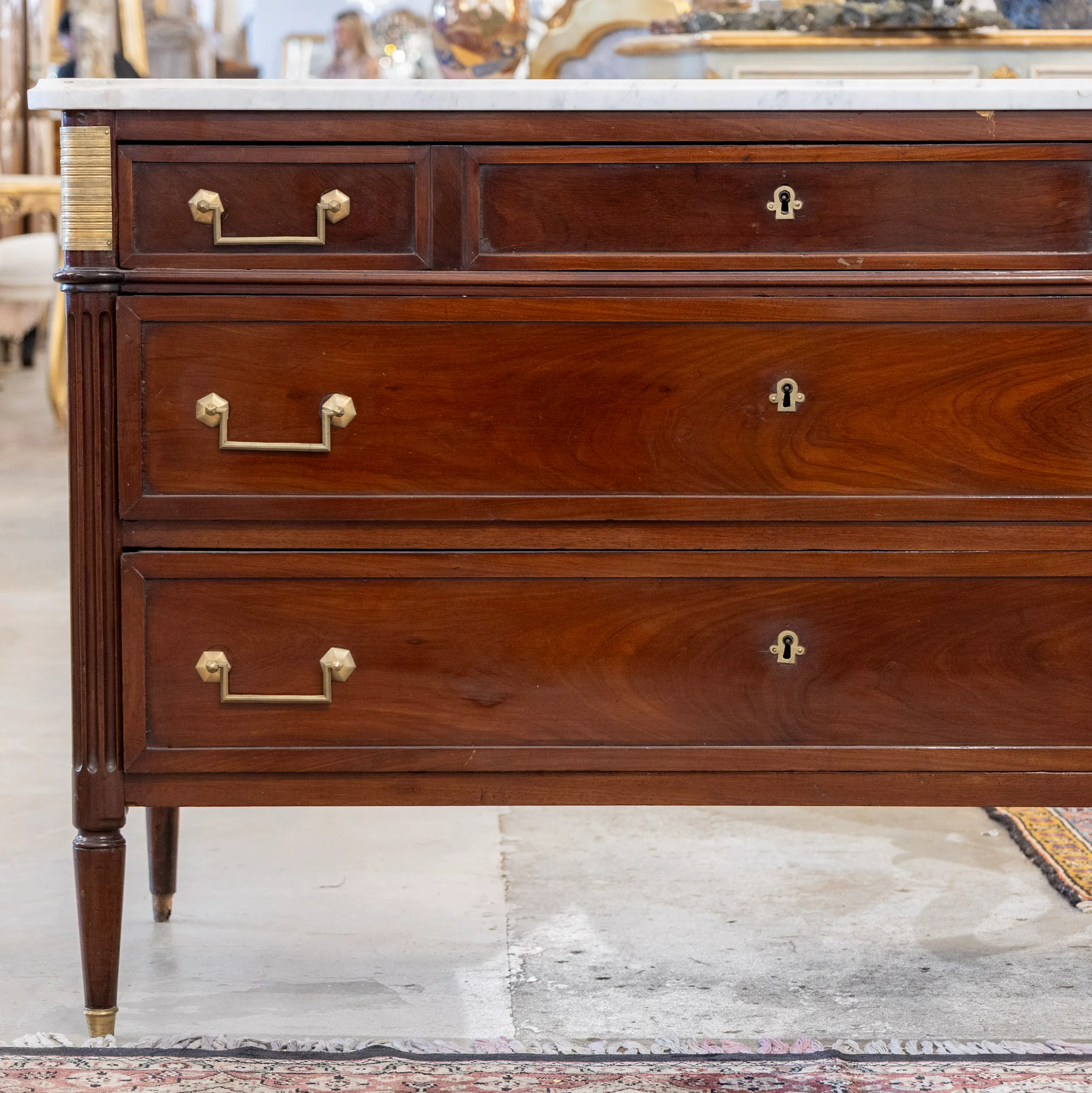 18th Century St. Charles 3-Drawer Chest – Burl Wood & White Marble Top - Image 4