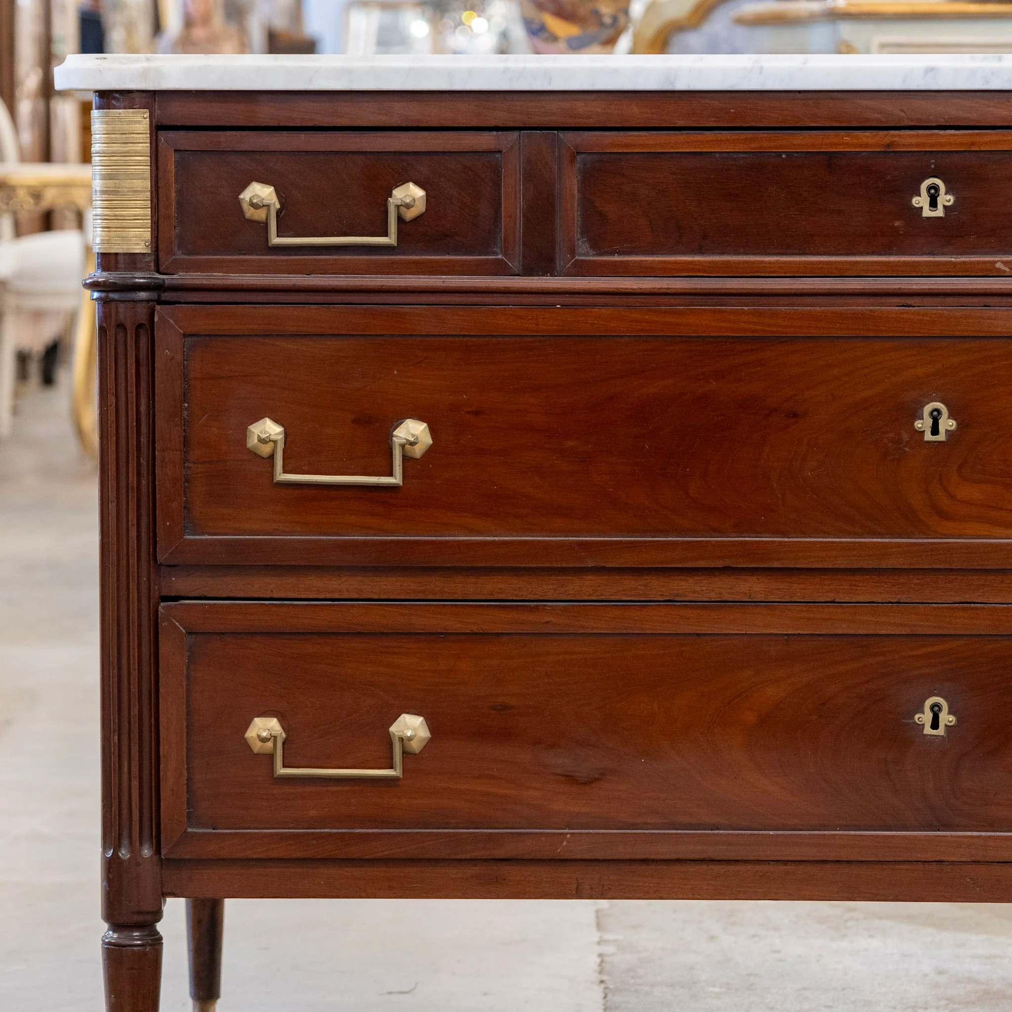 18th Century St. Charles 3-Drawer Chest – Burl Wood & White Marble Top - Image 5