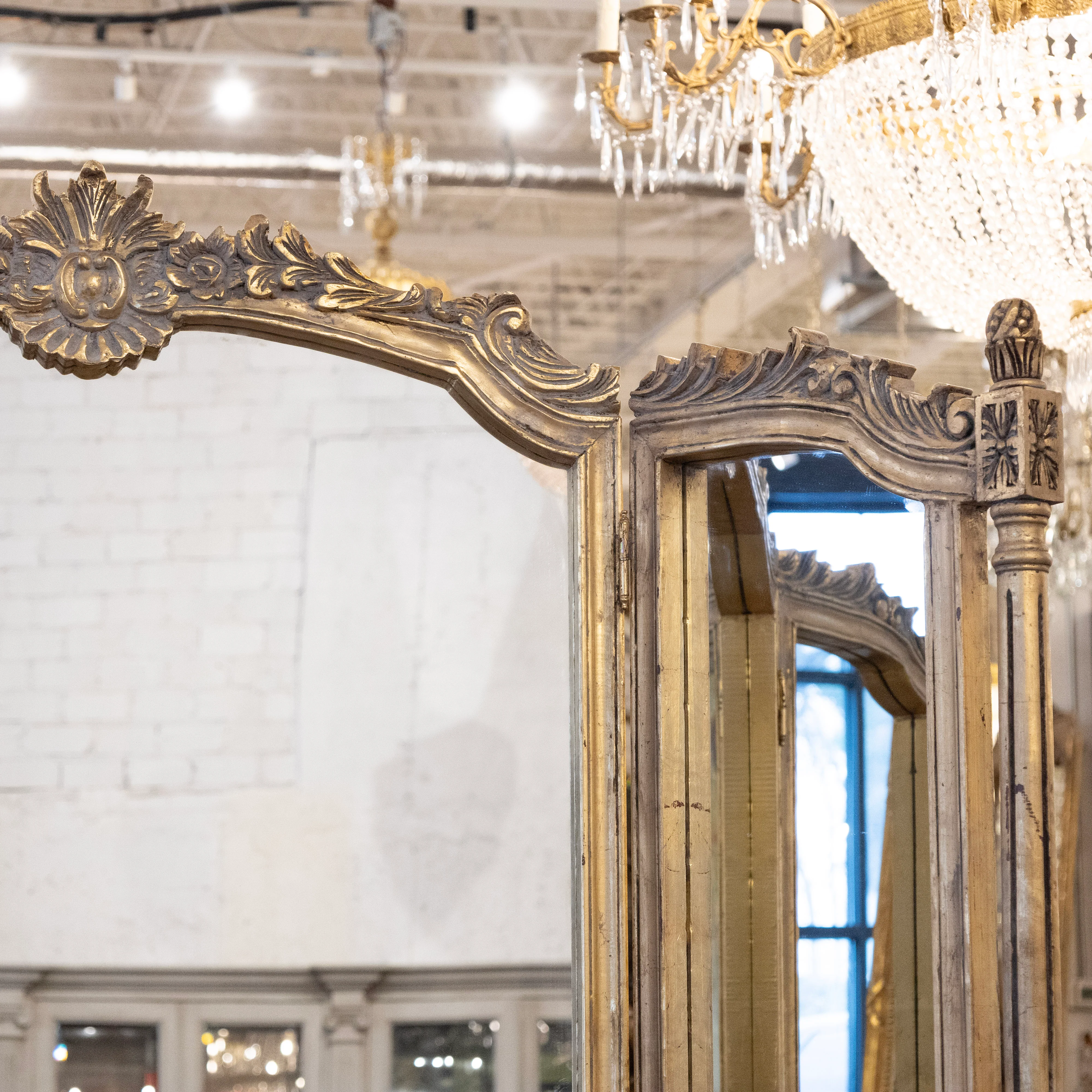 Louis XVI Trifold Mirror – Gilded Carved Trim & Paneled Wings - Image 3