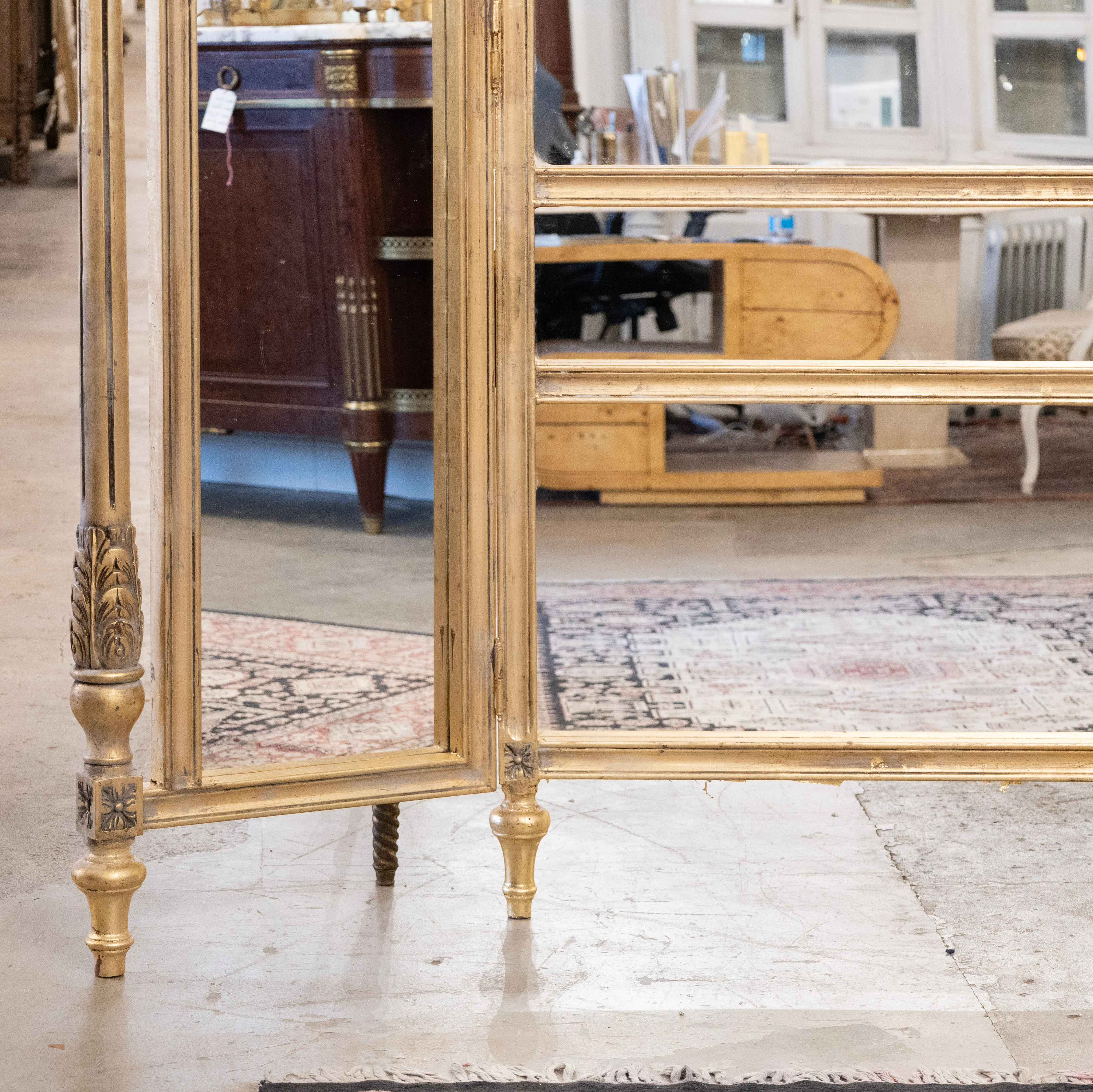 Louis XVI Trifold Mirror – Gilded Carved Trim & Paneled Wings - Image 4