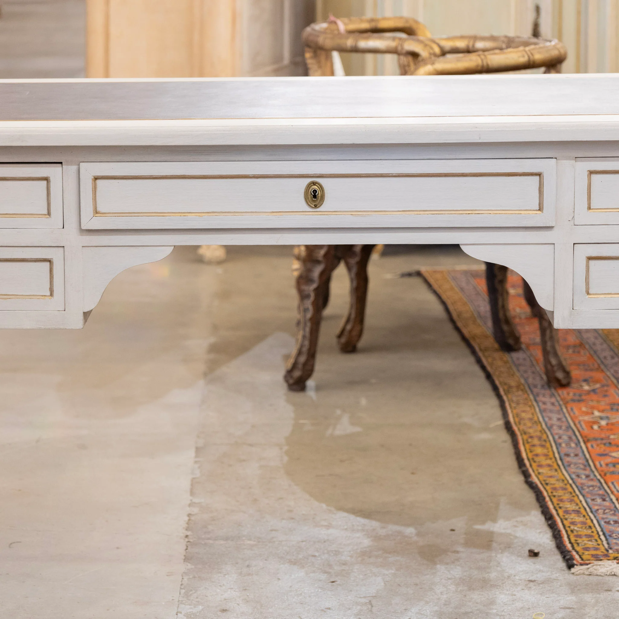 Louis XVI White Painted Desk with Gold Trim – Brown Leather Top & Slide-Out Panels - Image 11