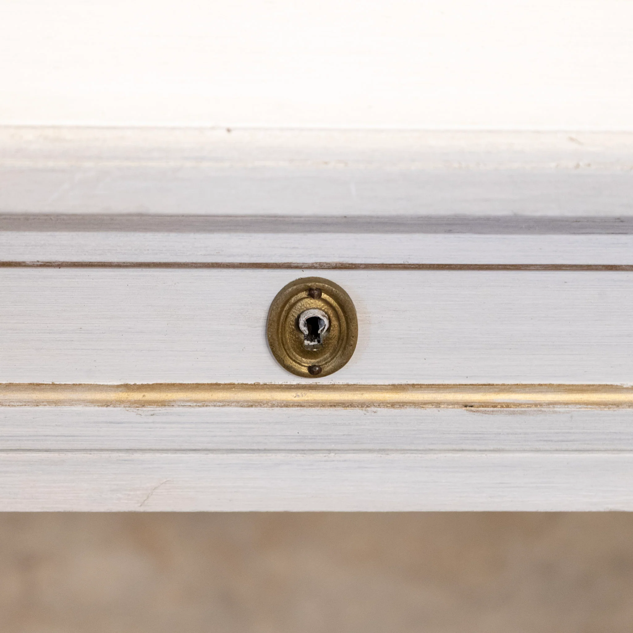 Louis XVI White Painted Desk with Gold Trim – Brown Leather Top & Slide-Out Panels - Image 12