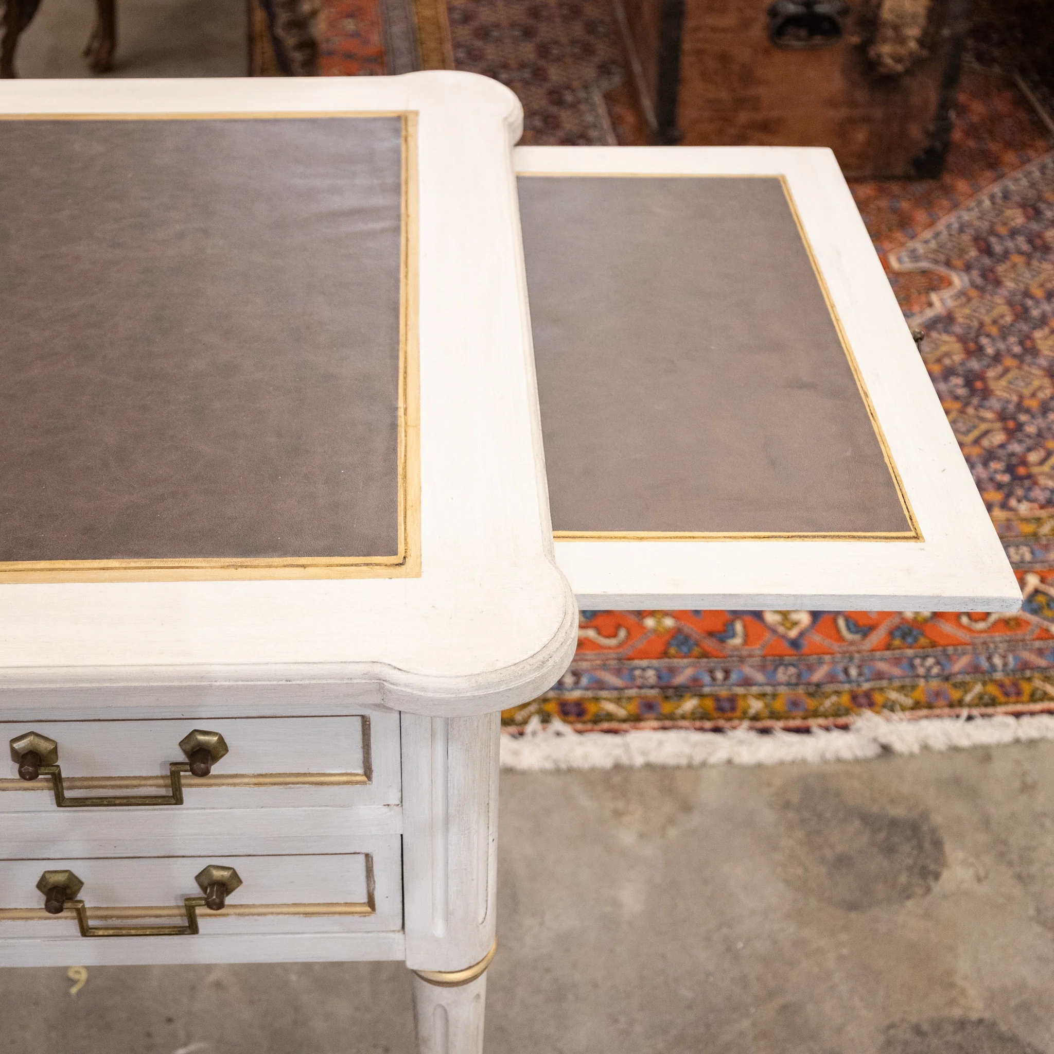 Louis XVI White Painted Desk with Gold Trim – Brown Leather Top & Slide-Out Panels - Image 5