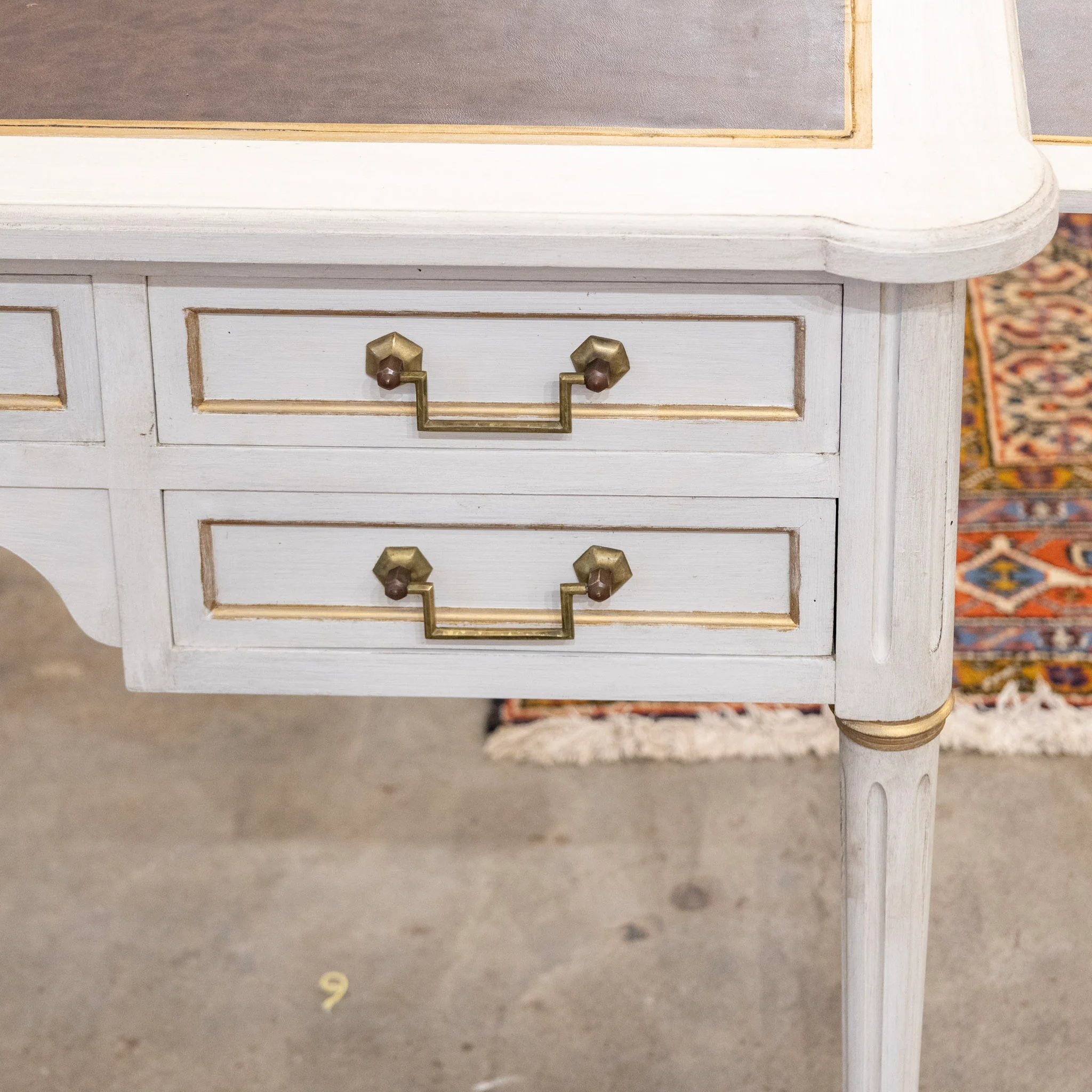 Louis XVI White Painted Desk with Gold Trim – Brown Leather Top & Slide-Out Panels - Image 8