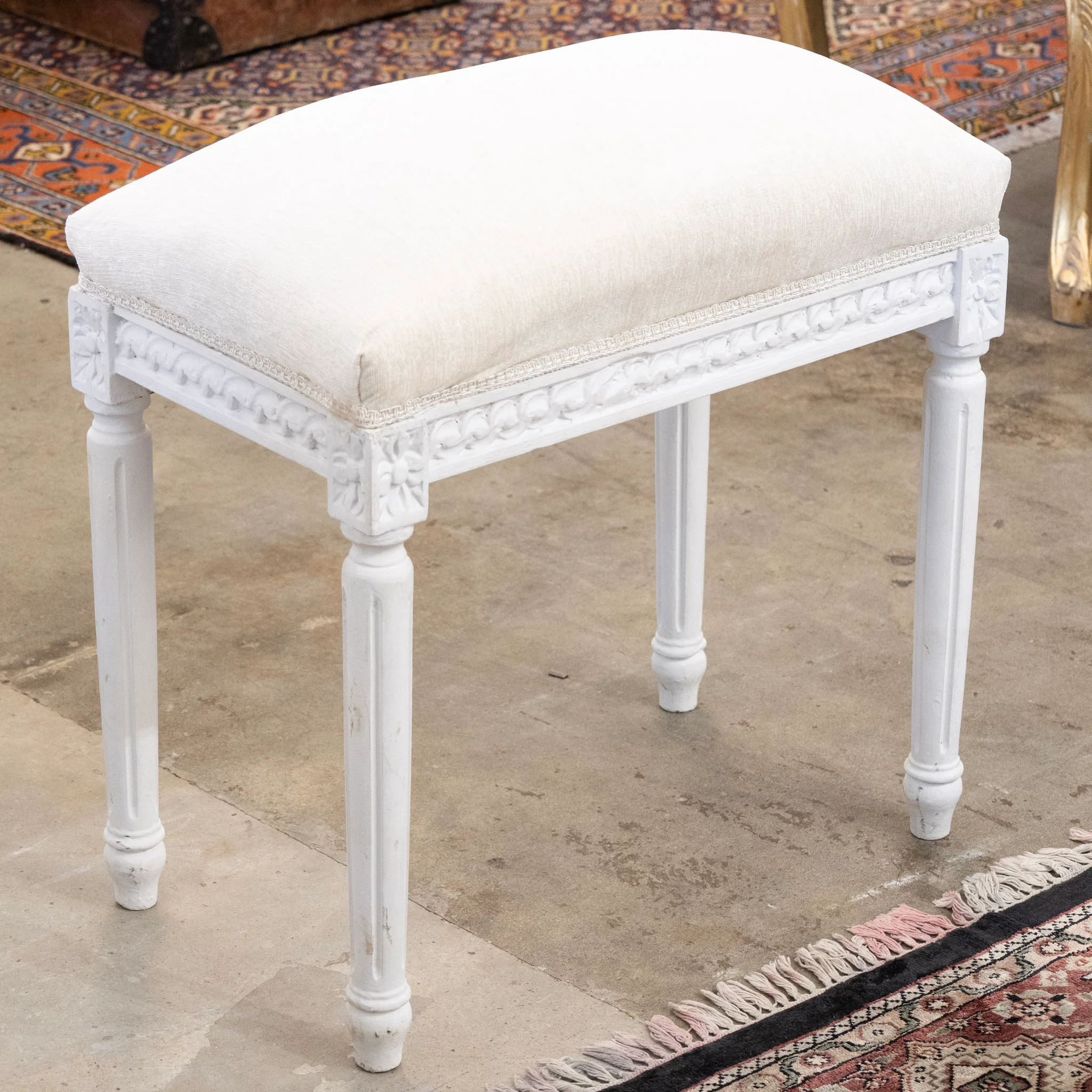 Louis XVI White Stool – Carved Trim & White Linen Upholstery - Image 3