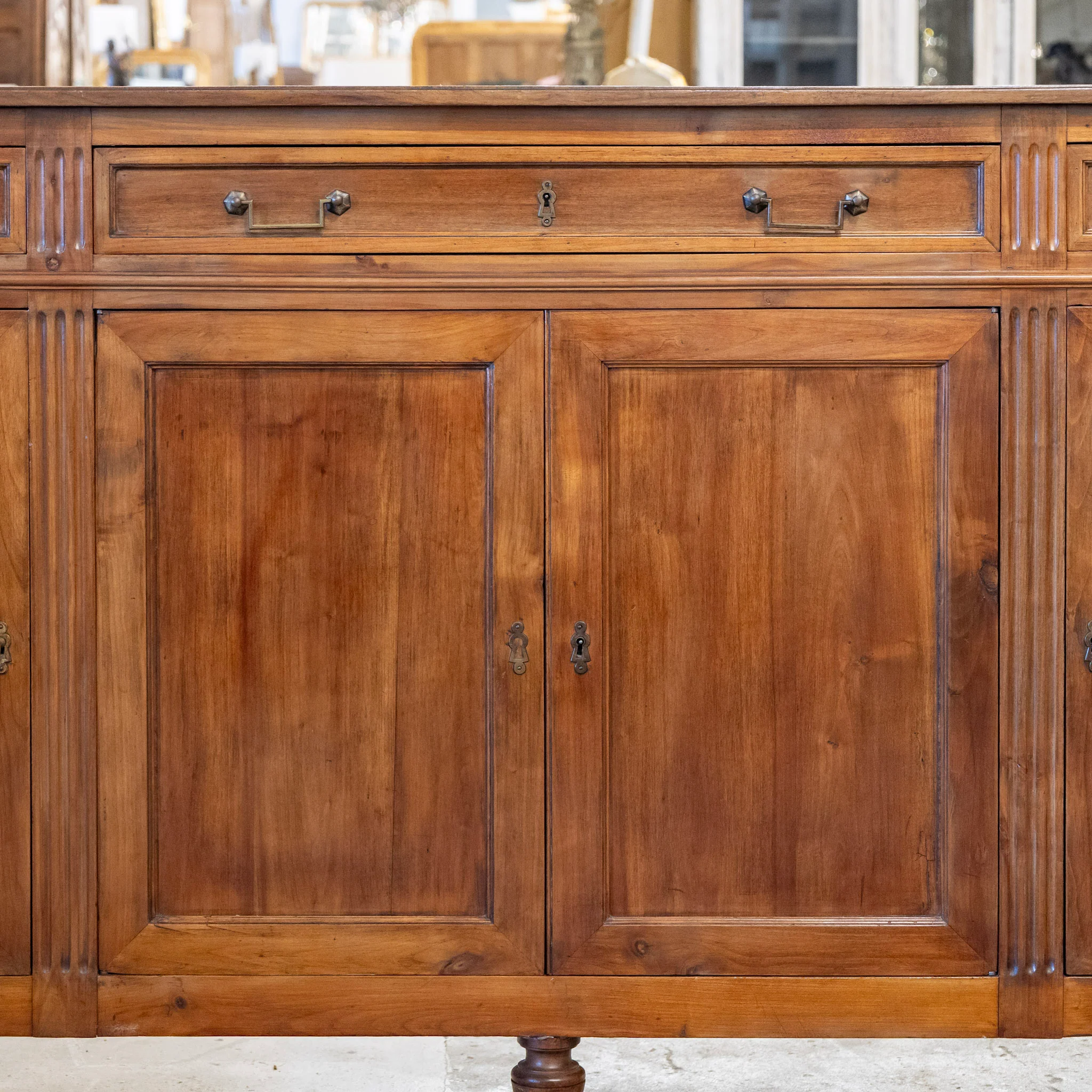 Louis XVI Wood Sideboard – Fluted Columns & Square Pulls - Image 2