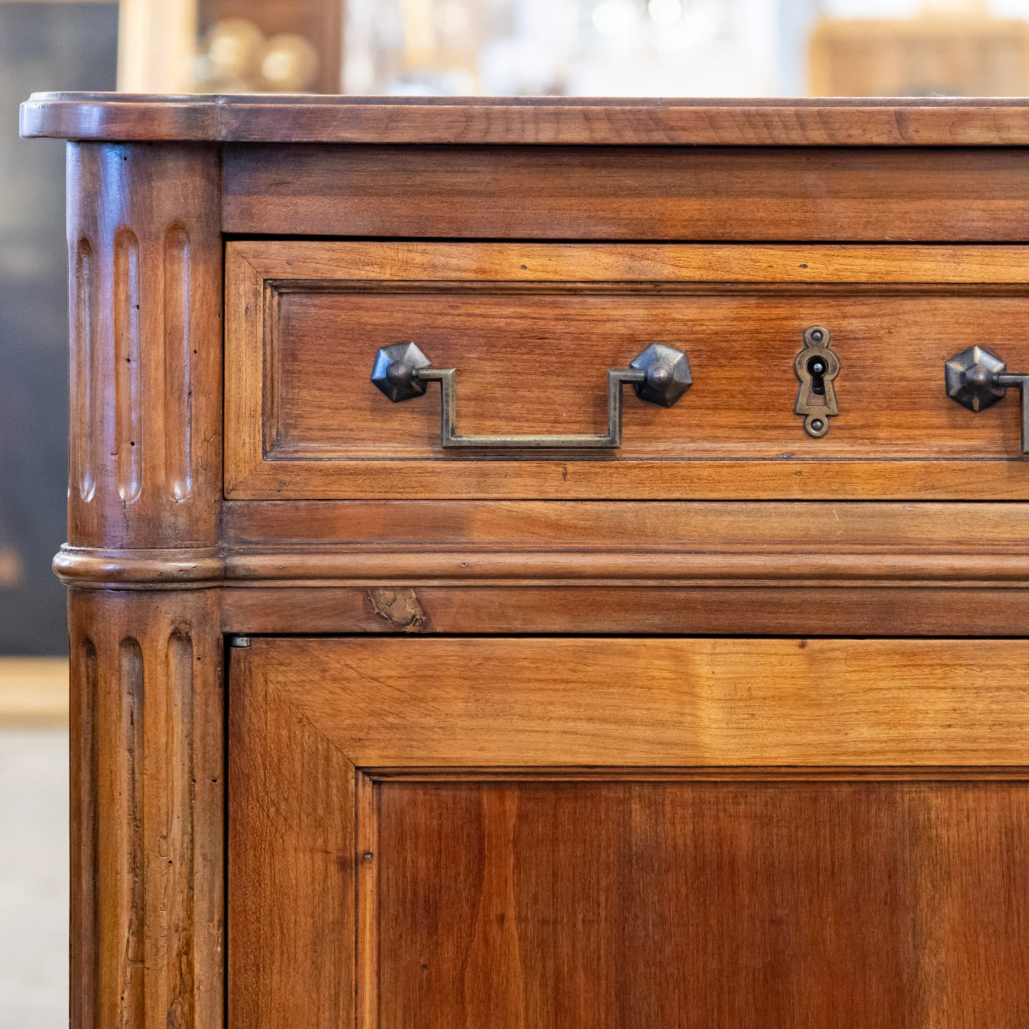 Louis XVI Wood Sideboard – Fluted Columns & Square Pulls - Image 8
