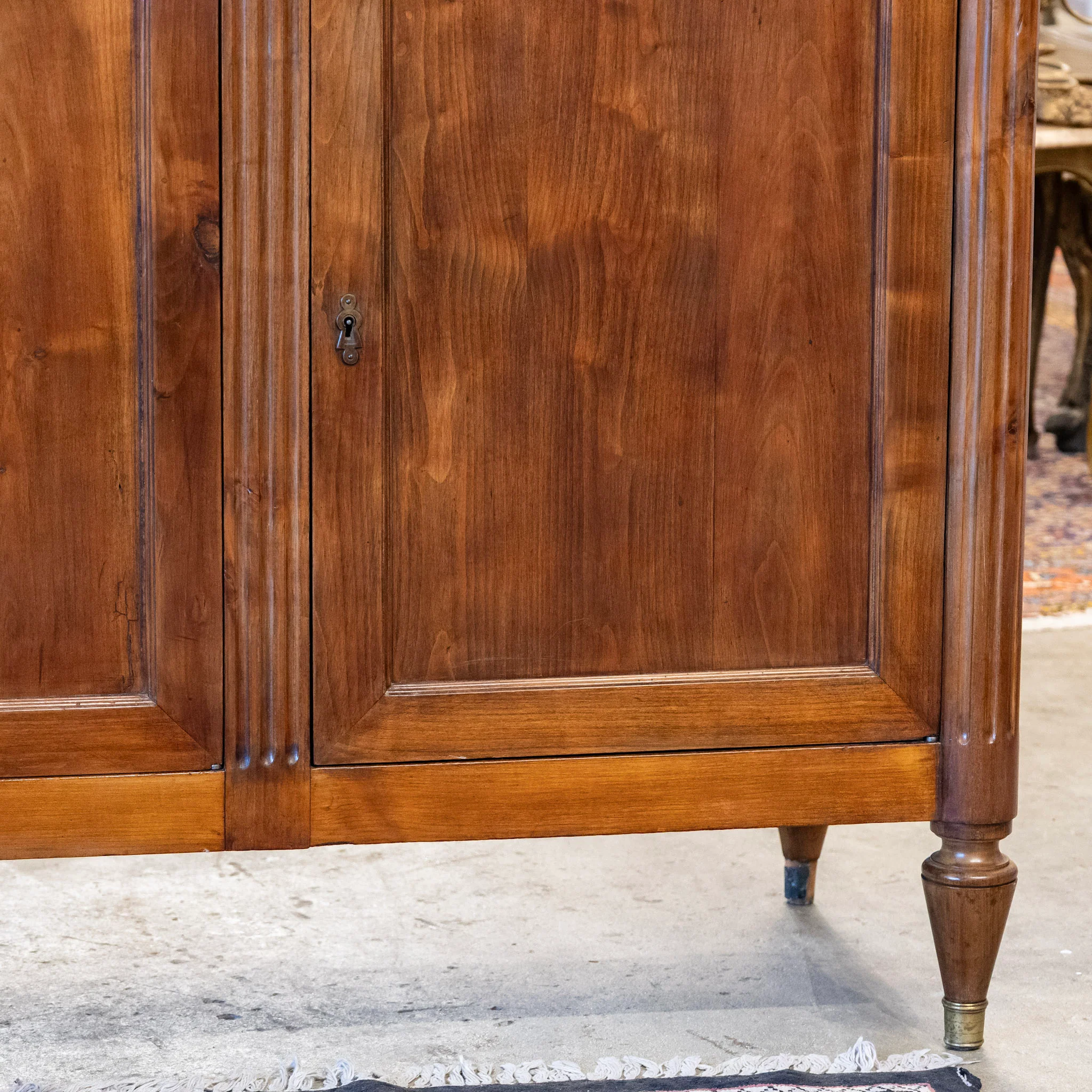 Louis XVI Wood Sideboard – Fluted Columns & Square Pulls - Image 9