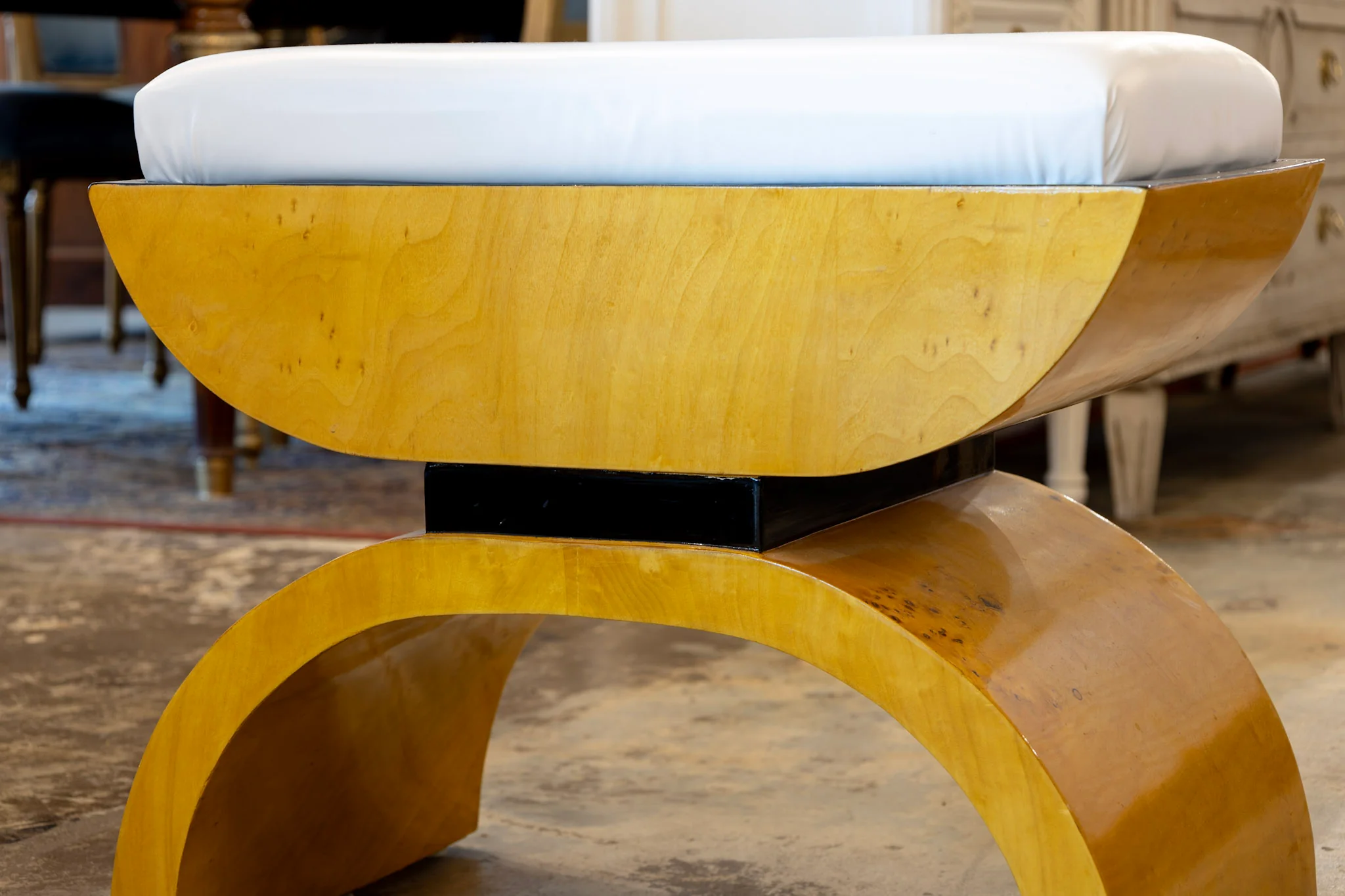 Art Deco Curved Leg Stool – Burl Wood Finish & White Seat - Image 5