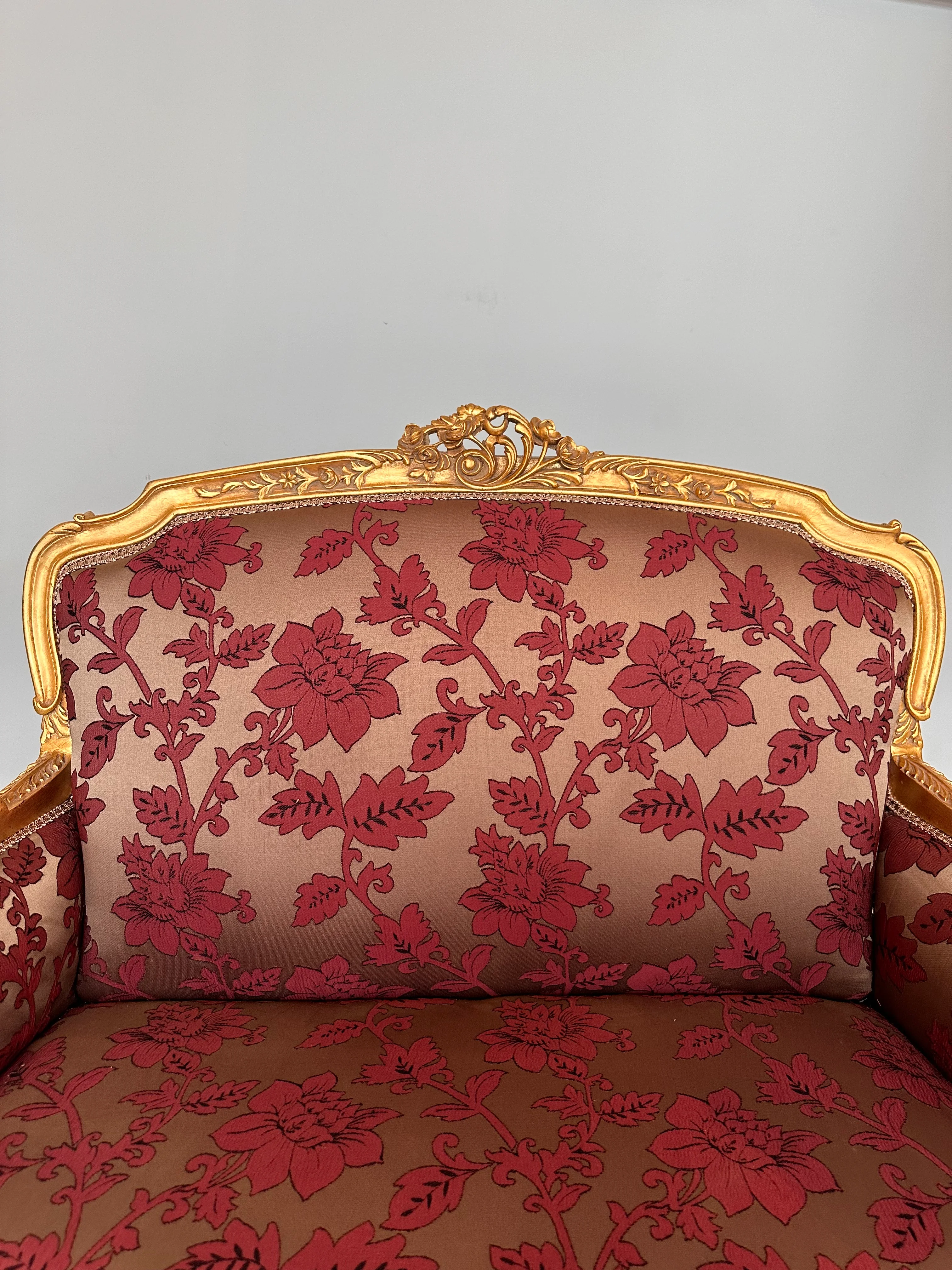 Original Antique French Small Louis XV Settee with Red Floral Fabric - Image 4