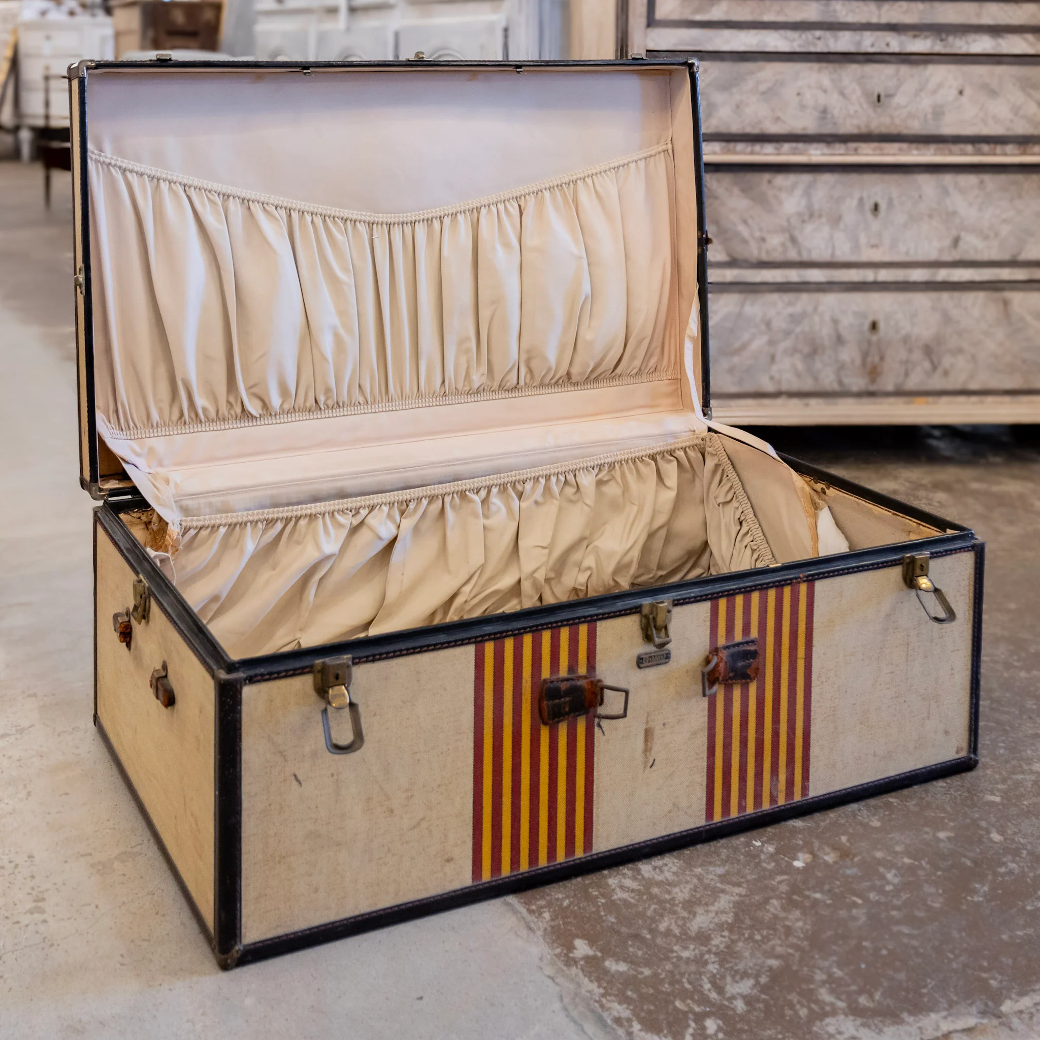 Vintage Trunk - Yellow & Red Stripe - Image 5
