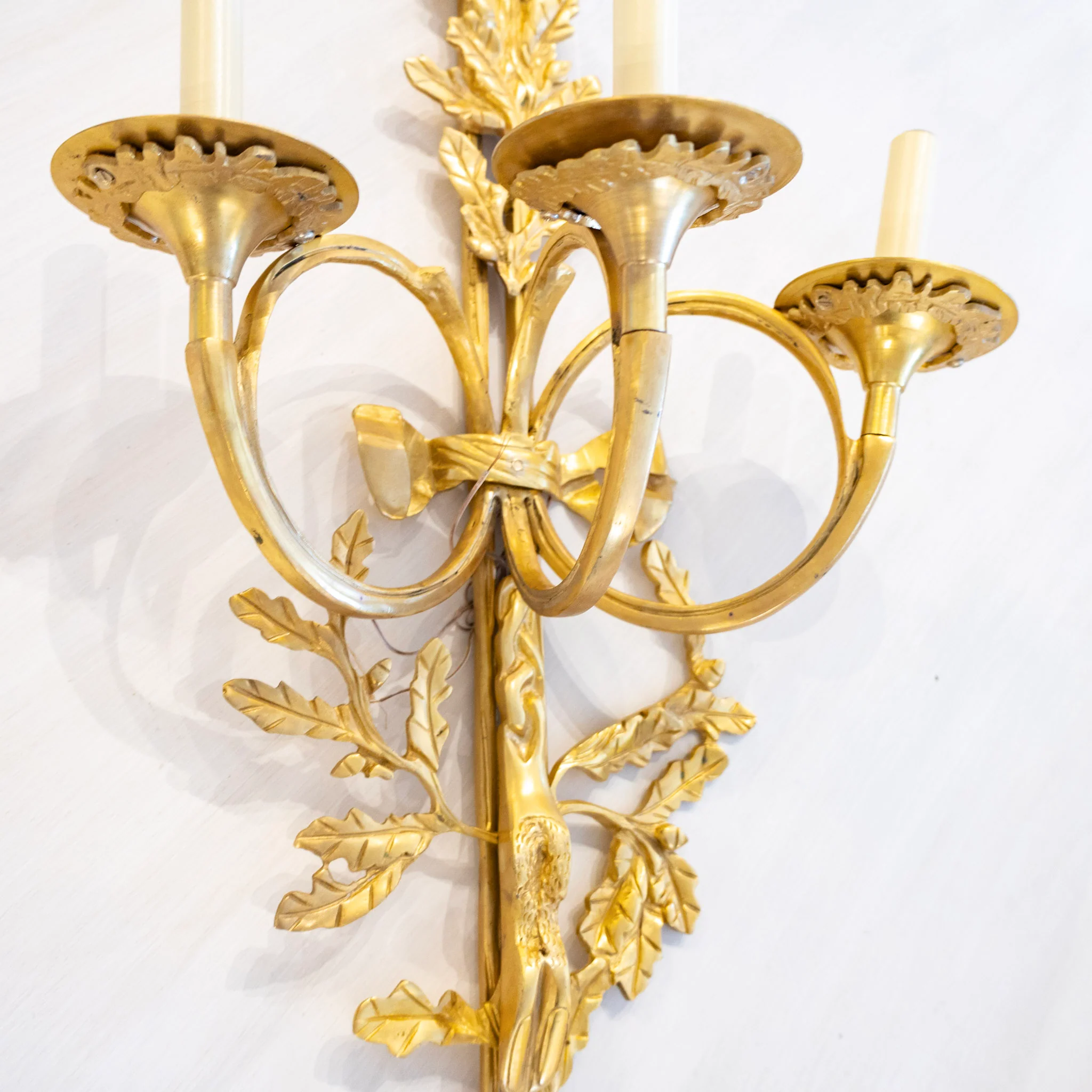 Pair of French Brass Large Wall Sconces - Scroll Arms & Leaf Frame - Image 2