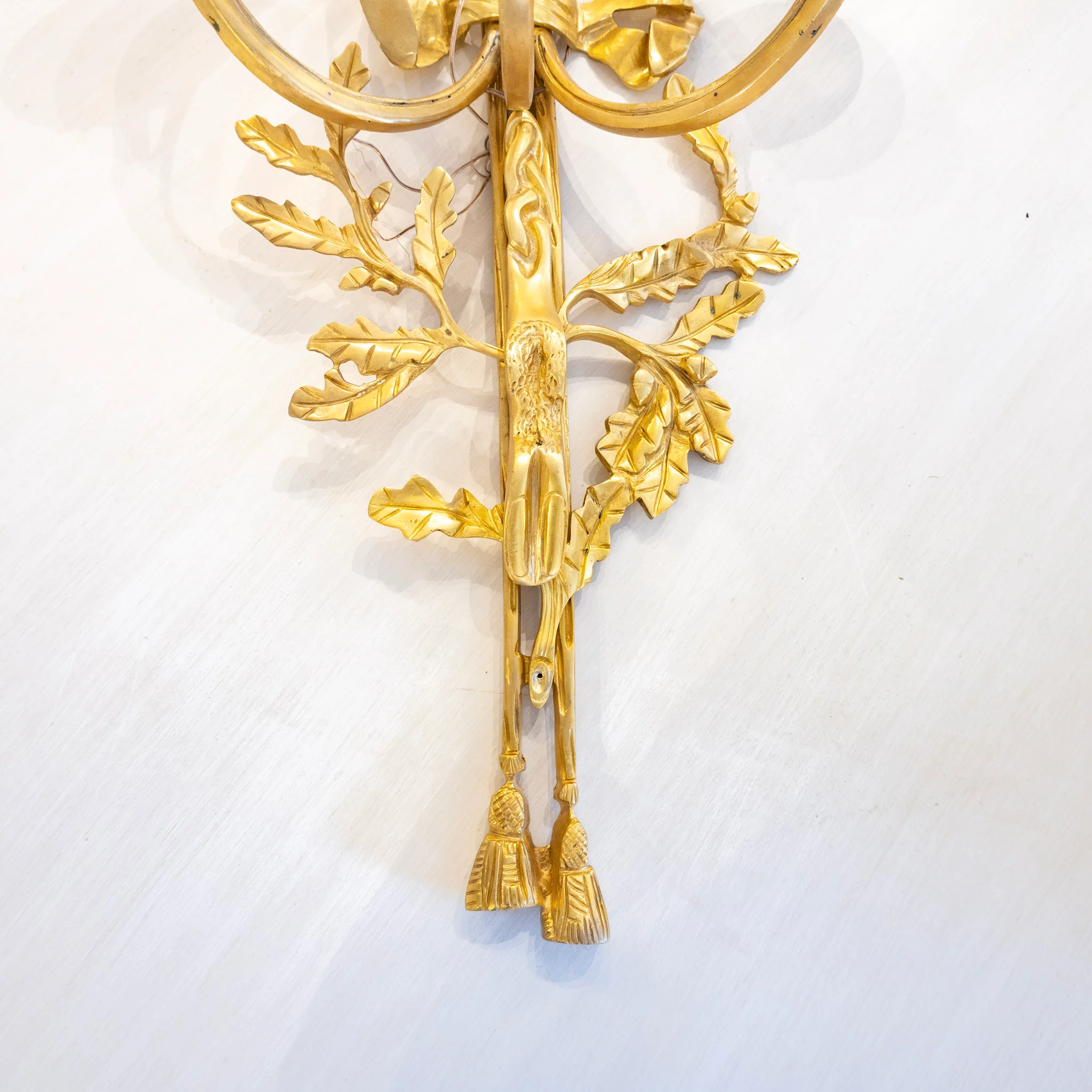 Pair of French Brass Large Wall Sconces - Scroll Arms & Leaf Frame - Image 3