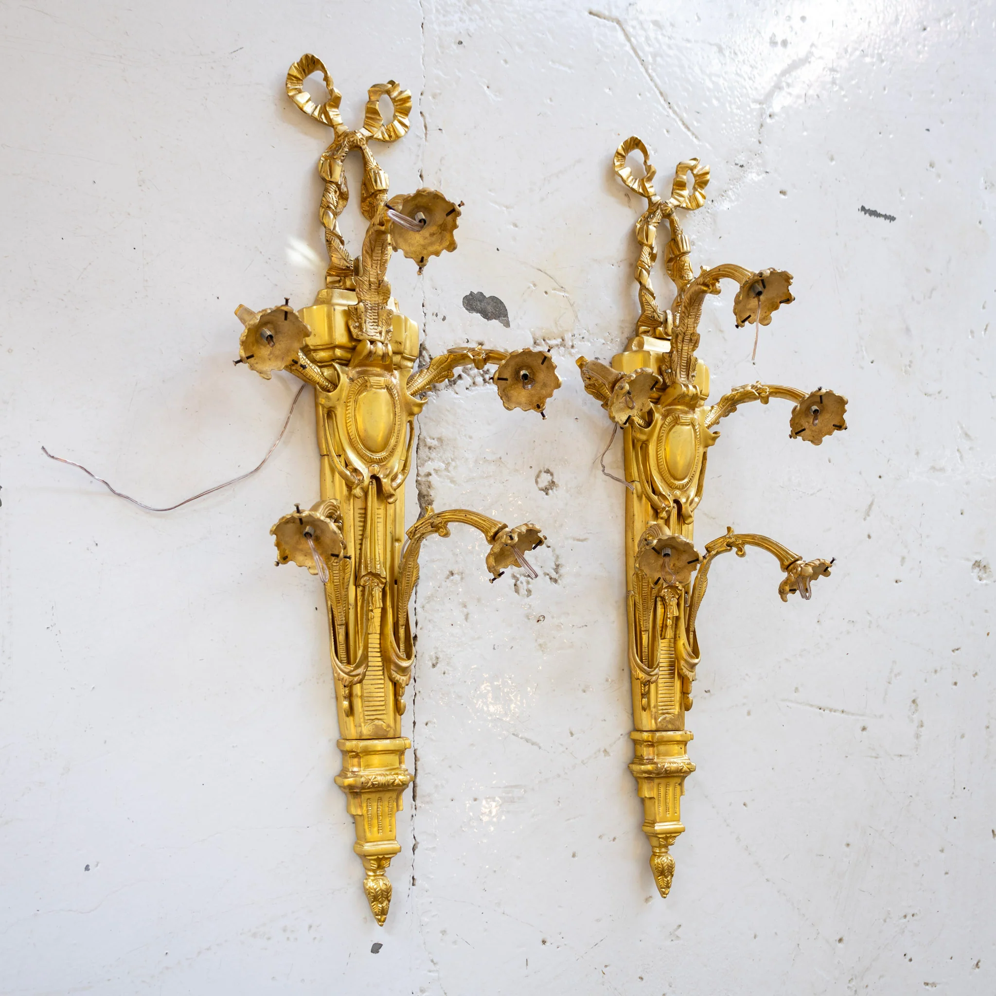 Pair of French Brass Wall Sconces - Bow Crest - Image 5