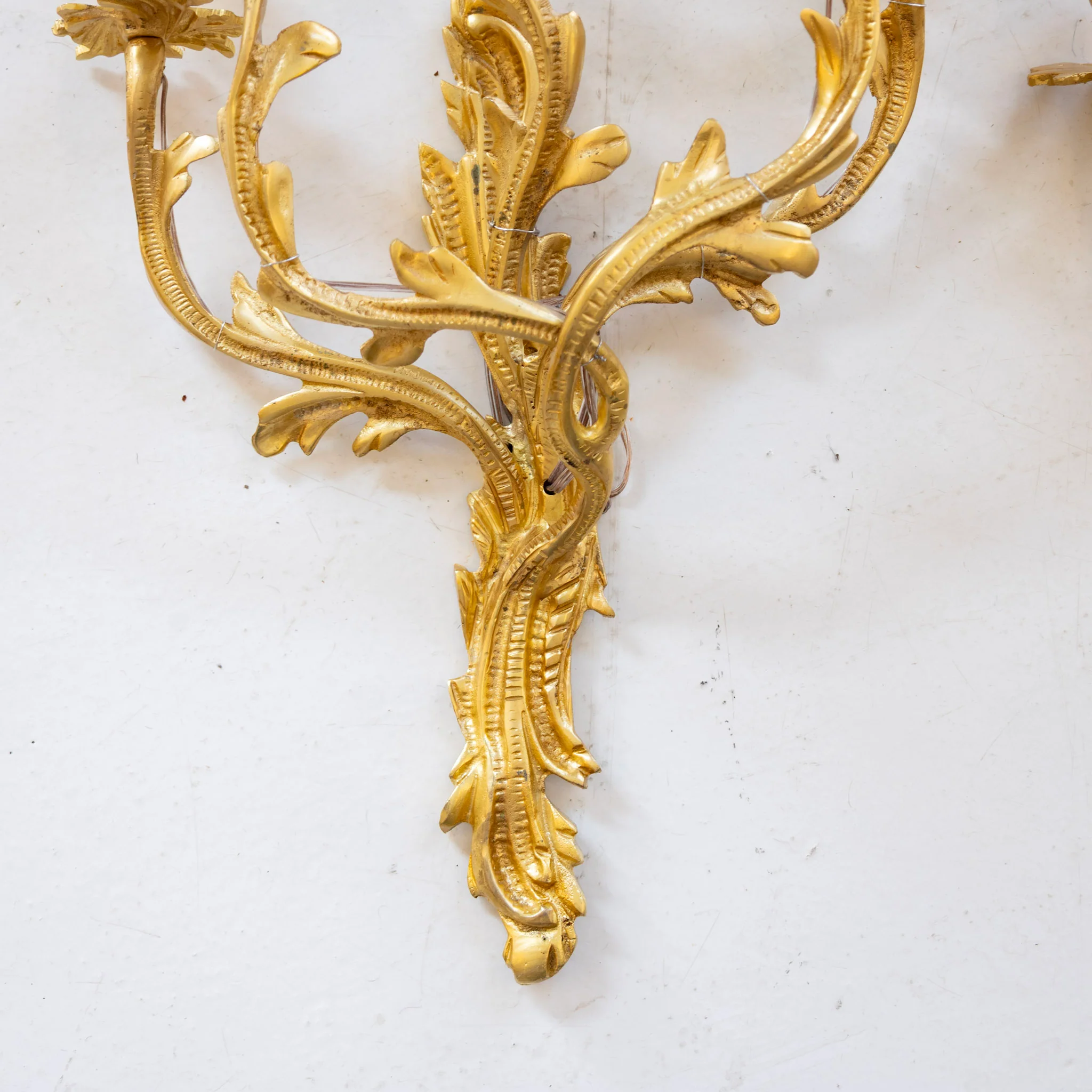 Pair of French Brass Wall Sconces - Leaf Carvings - Image 3