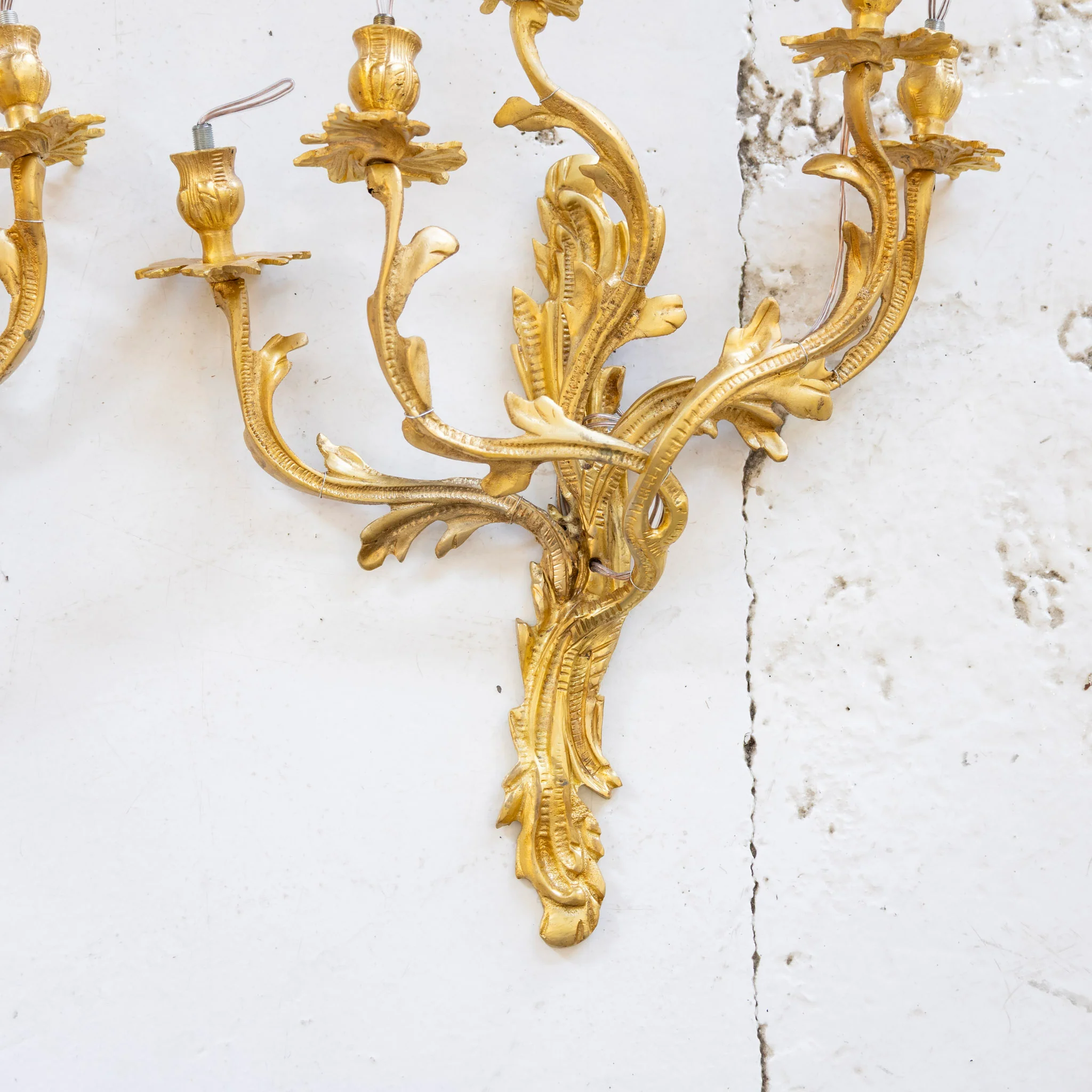 Pair of French Brass Wall Sconces - Leaf Carvings - Image 5