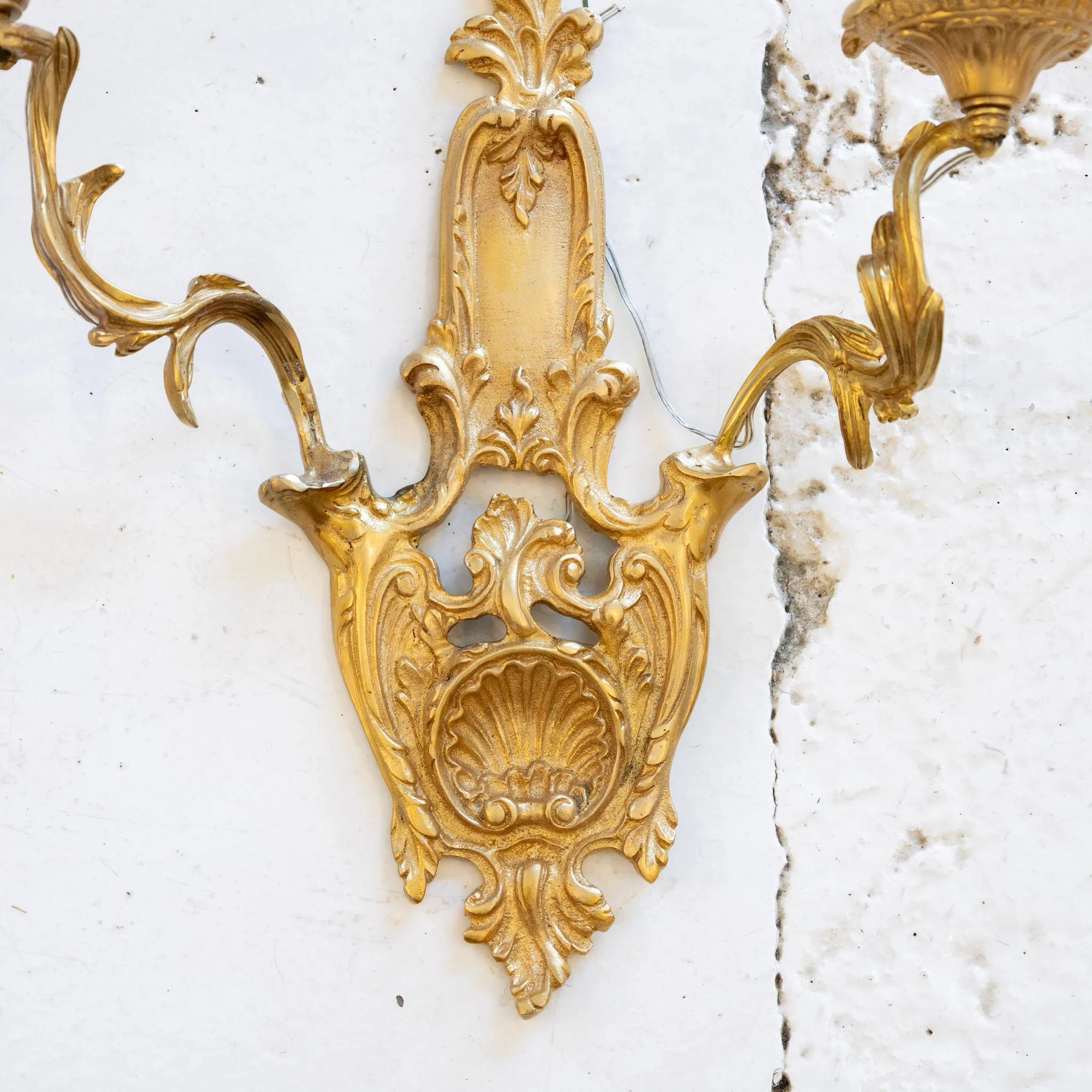 Pair of French Brass Wall Sconces - Shell Carving - Image 3