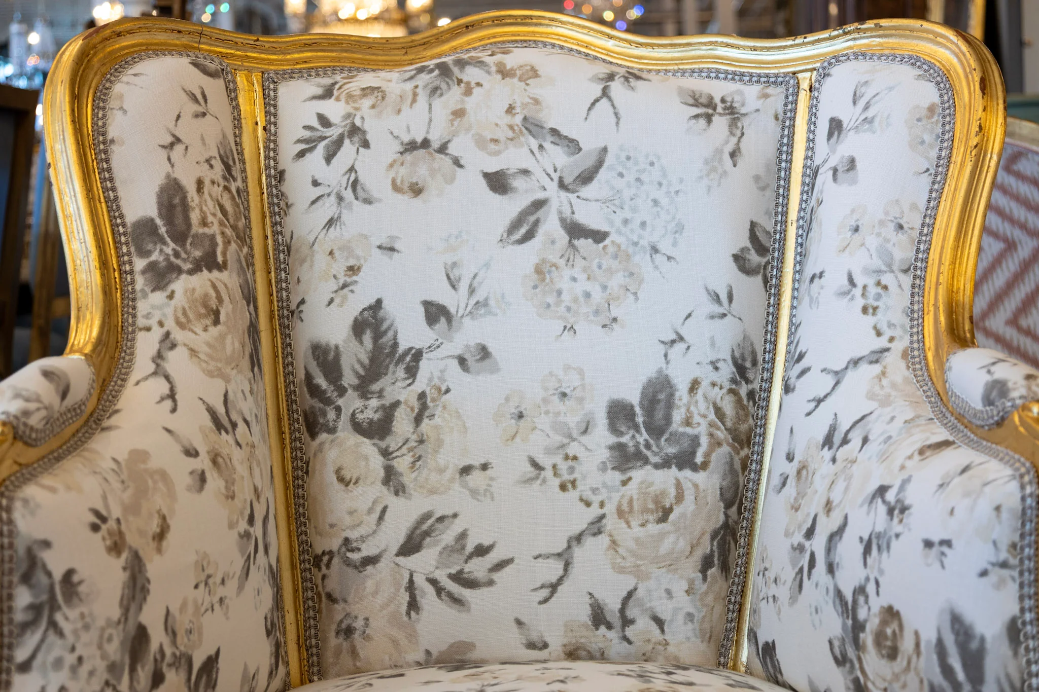 Pair of Louis XV Bergère Chairs – Gilded Frame & Floral Linen Upholstery - Image 7