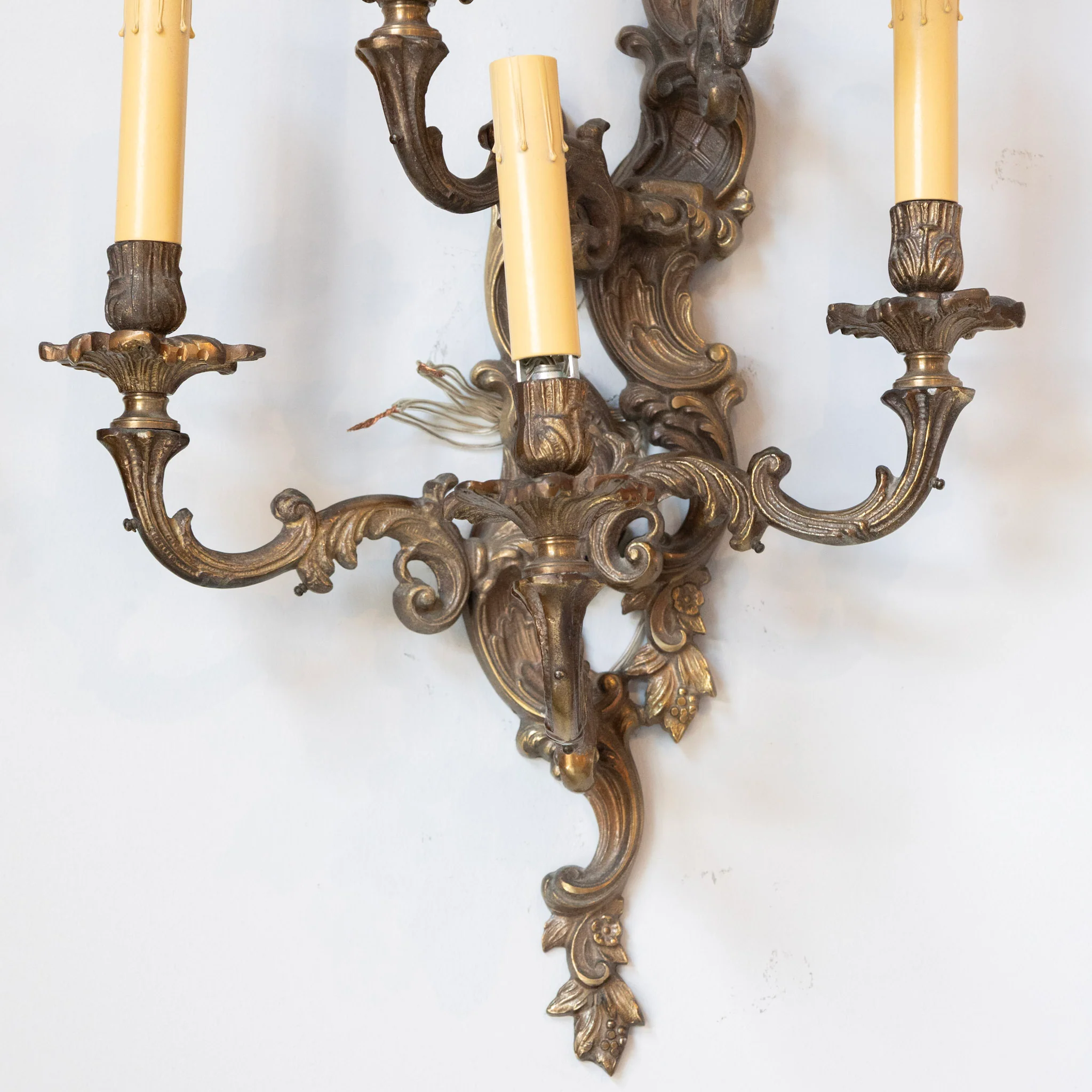 Pair of Louis XV Aged Brass Sconces – Rococo Scrollwork & Five Candle Arms - Image 5