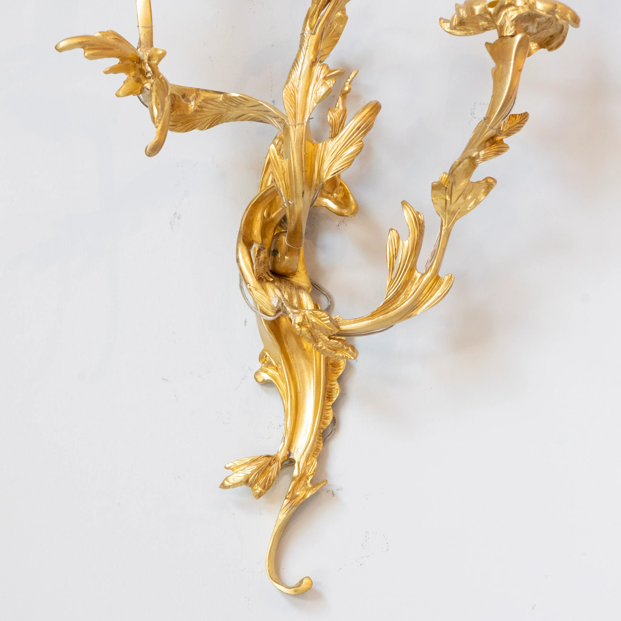 Louis XV Gilded Sconce – Bright Gold with Leaf Carved Frame - Image 5