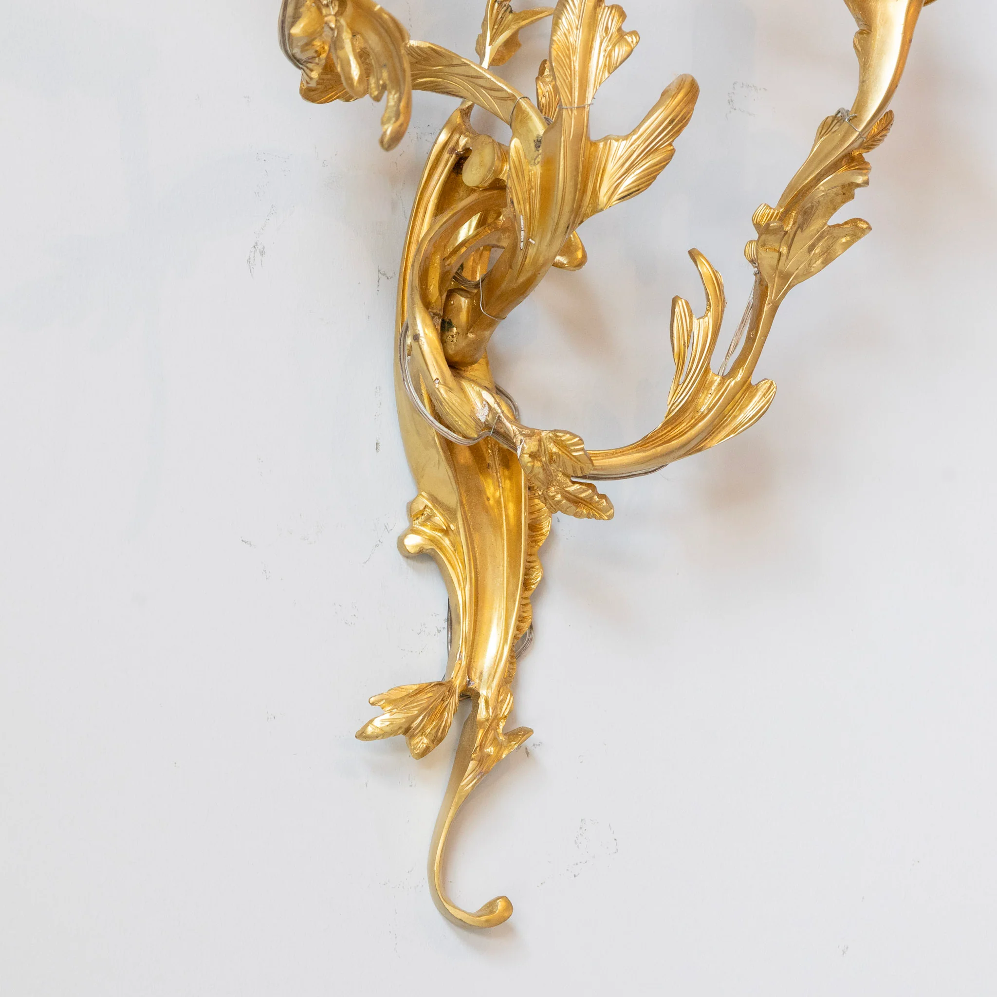 Louis XV Gilded Sconce – Bright Gold with Leaf Carved Frame - Image 6