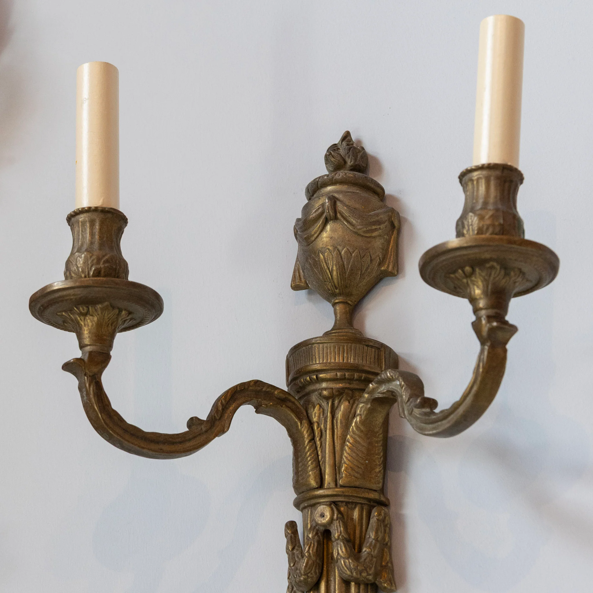 Pair of Louis XVI Dark Brass Wall Sconces – Urn Finial & Laurel Carvings - Image 4