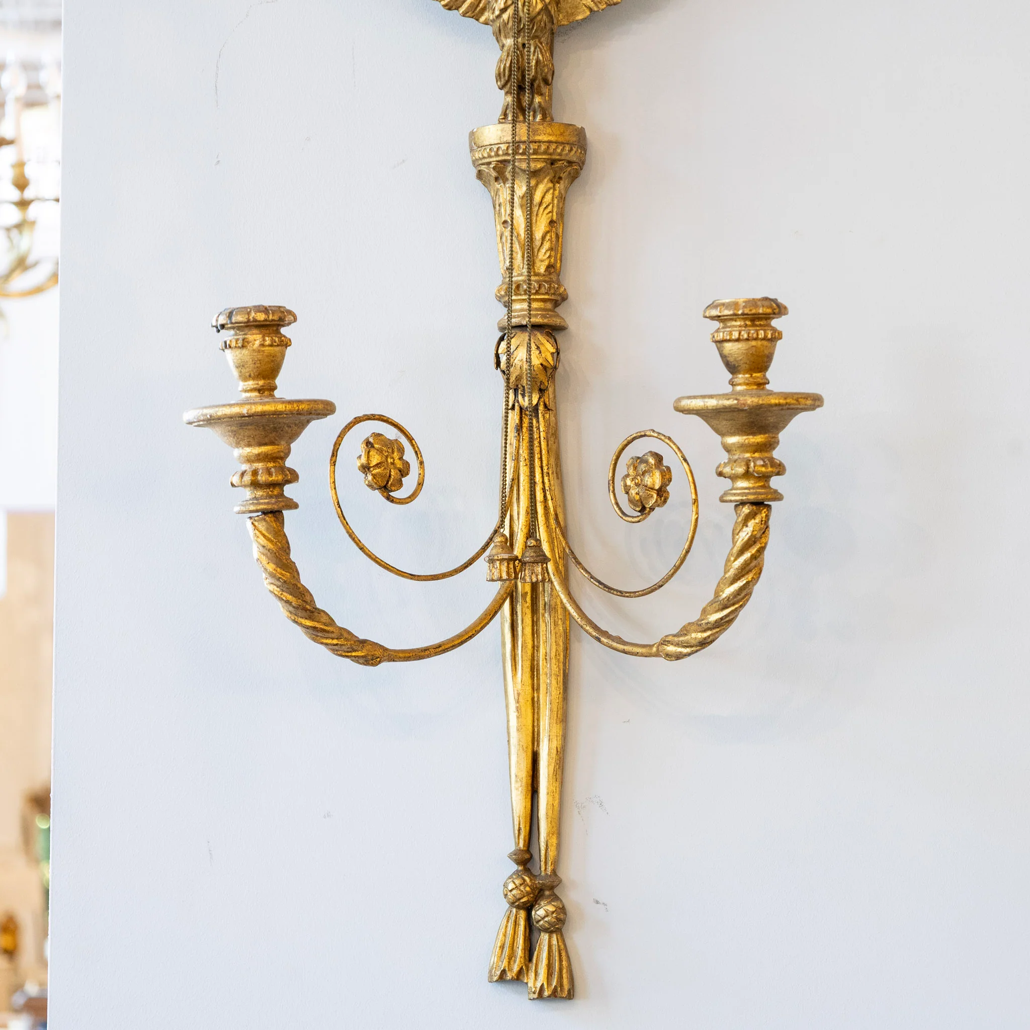 Pair of Louis XVI Gilded Wall Sconces – Carved Ribbon Crest & Eagle Motif - Image 3