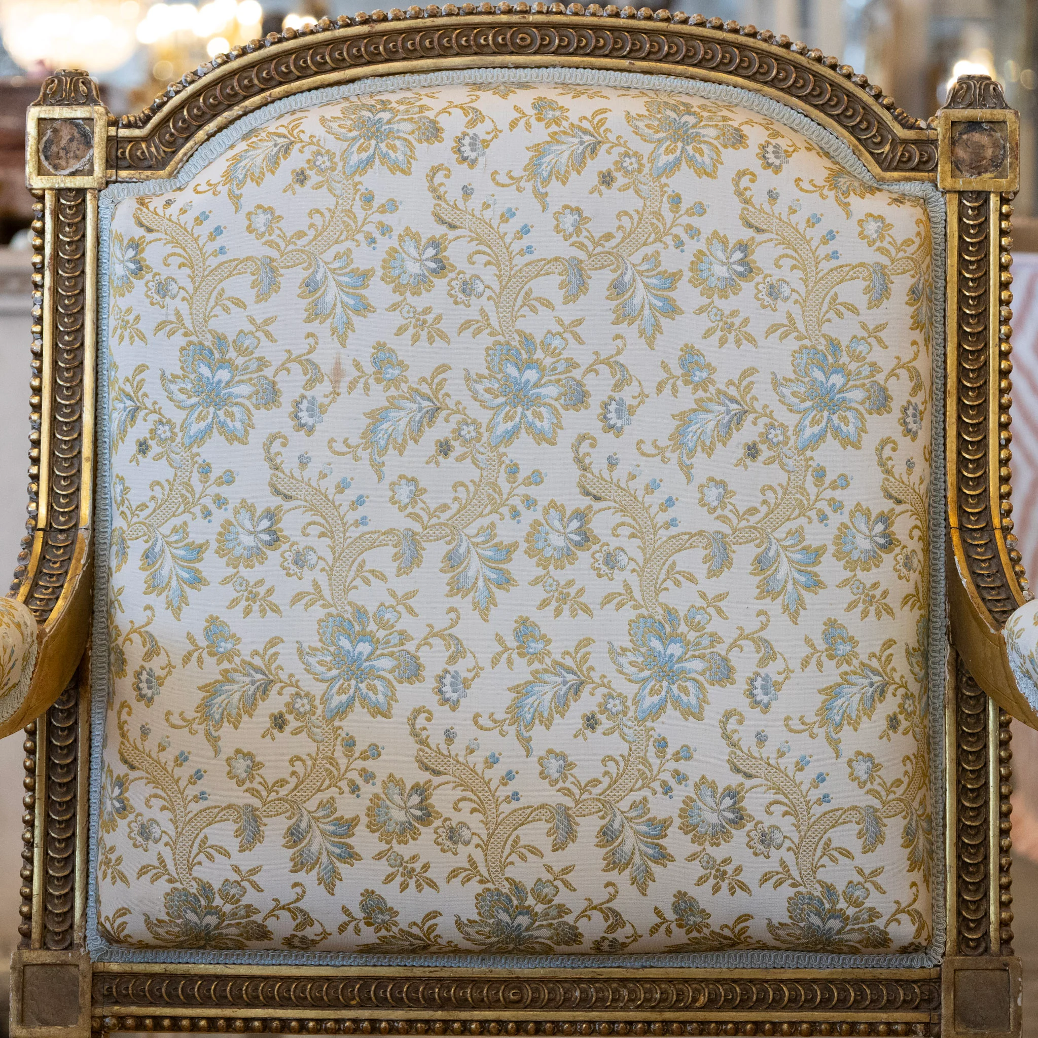 Louis XVI Armchair – Gilded Wood Frame & Blue Floral Upholstery in Original Condition - Image 5