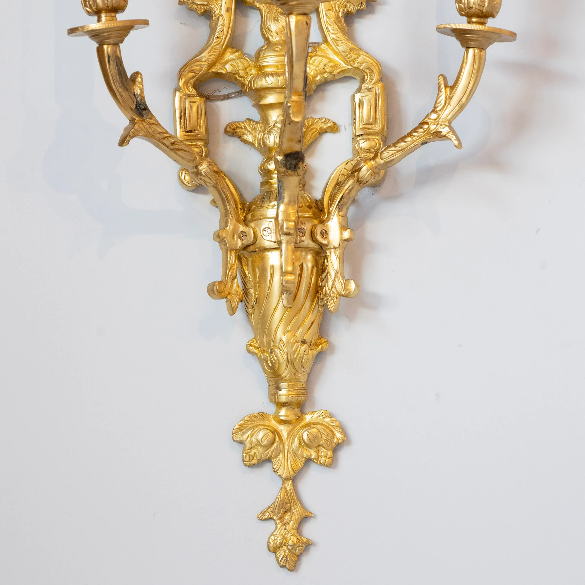 Pair of Rococo Gilded Wall Sconces - Cage Frame in Bright Gold - Image 6