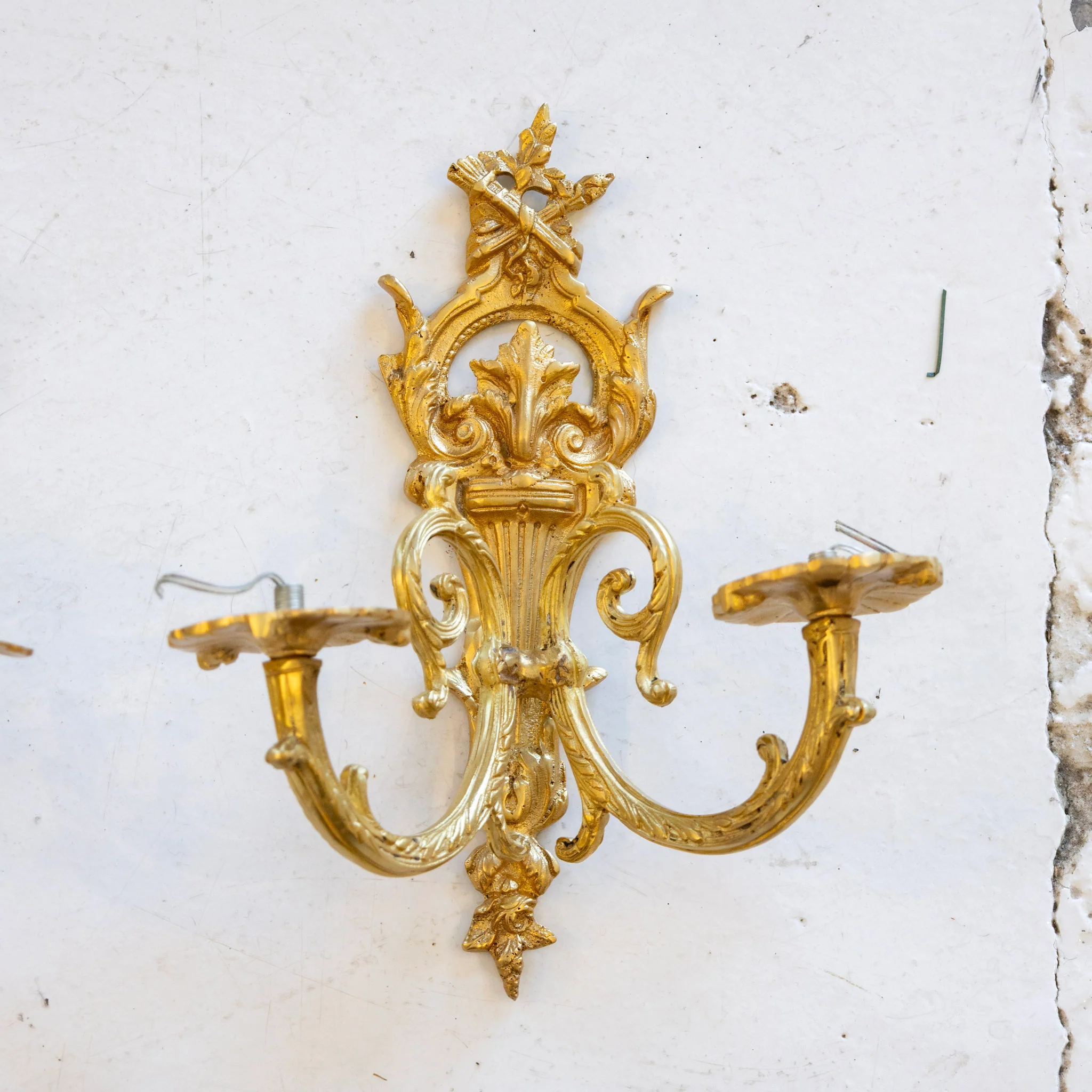 Pair of Petite French Brass Wall Sconces – Leaf Carvings & Scroll Arms - Image 3