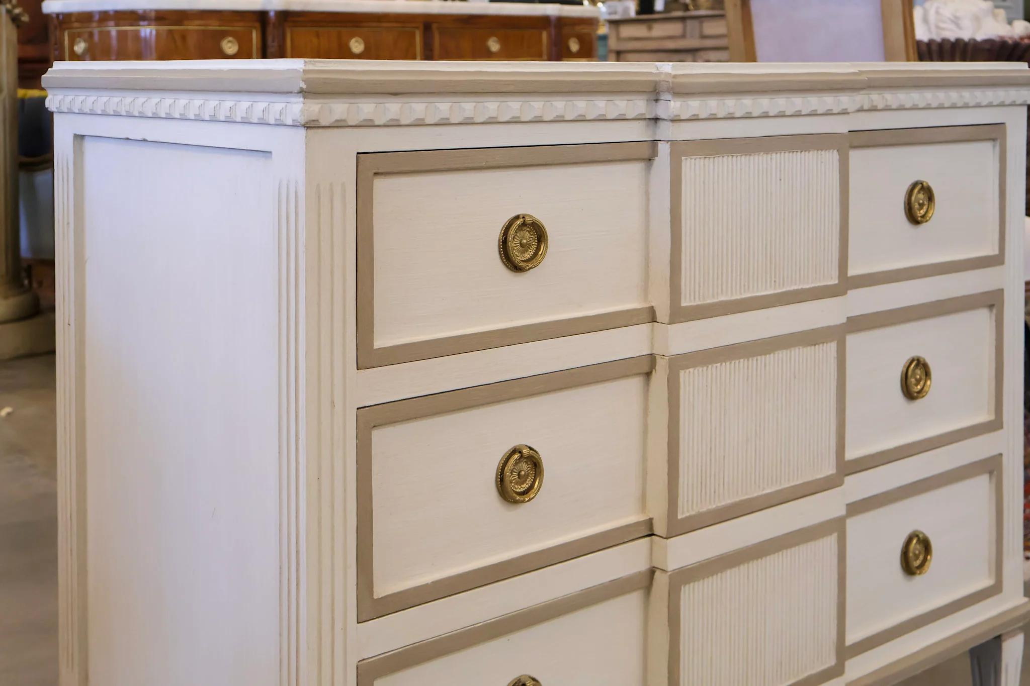 Swedish Chest with Reeded Block Front in White & Brown - Image 5
