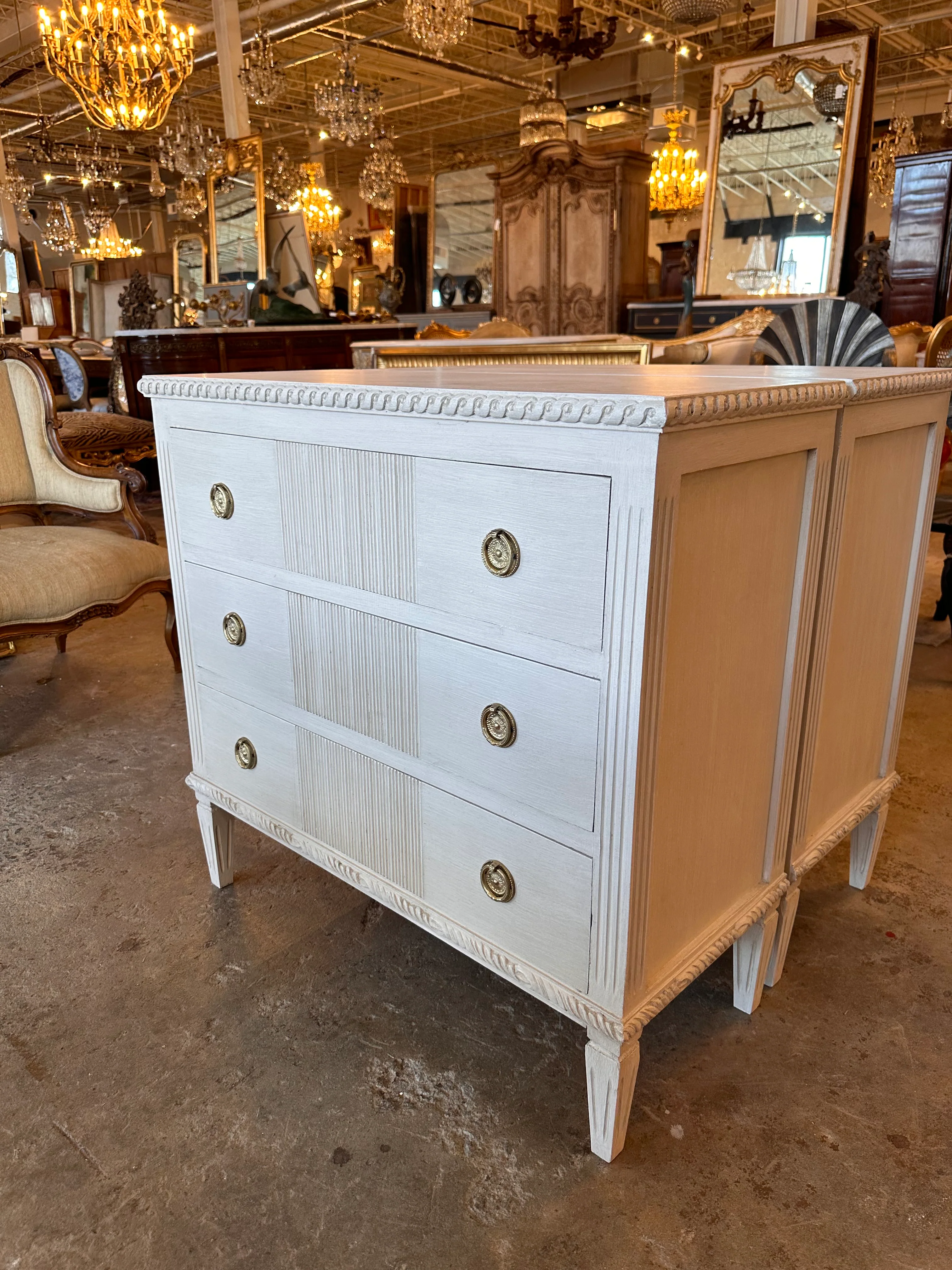 Rope Swirl Trim & Reeded Swedish Chest - Image 2