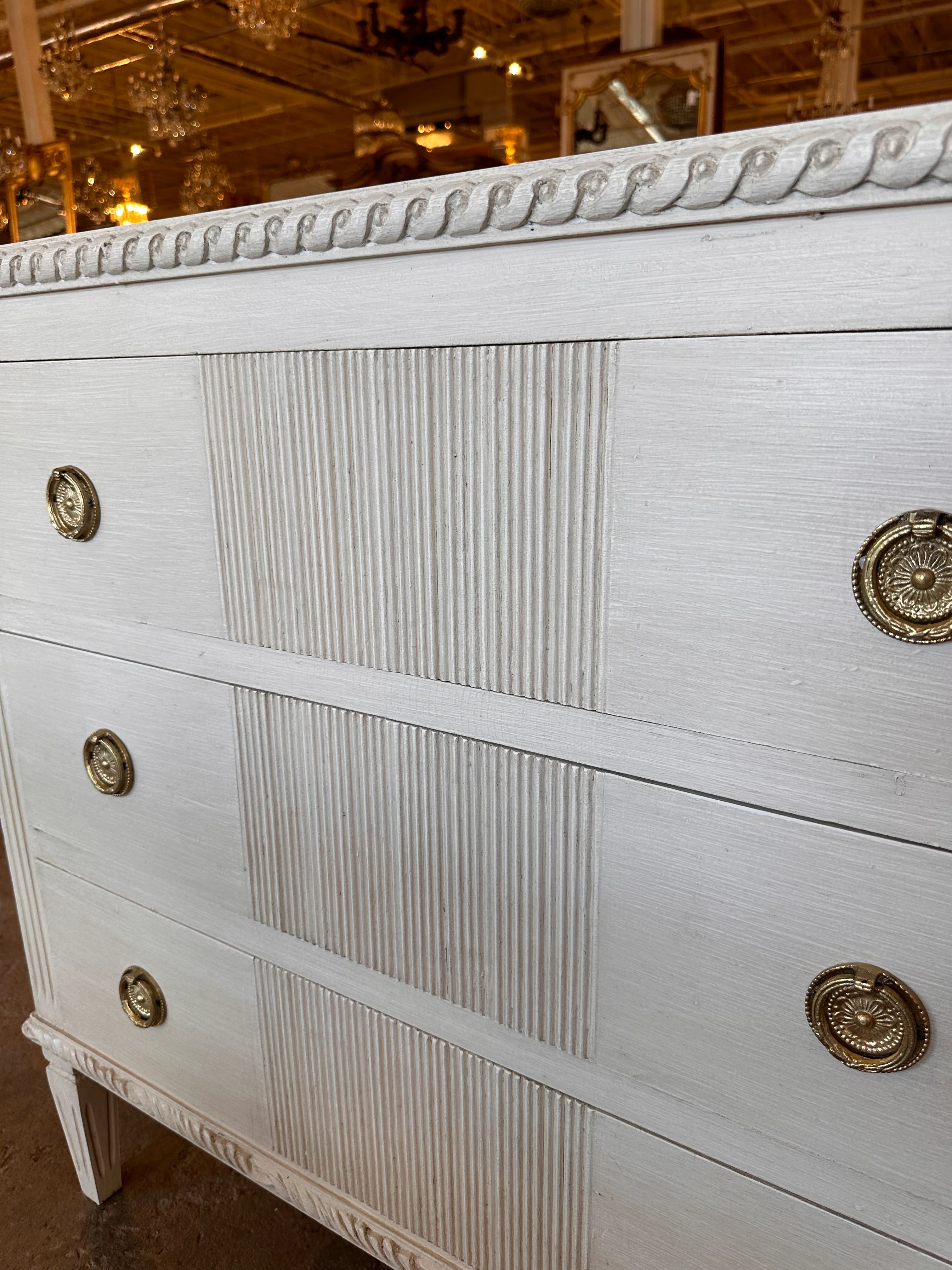 Rope Swirl Trim & Reeded Swedish Chest - Image 4