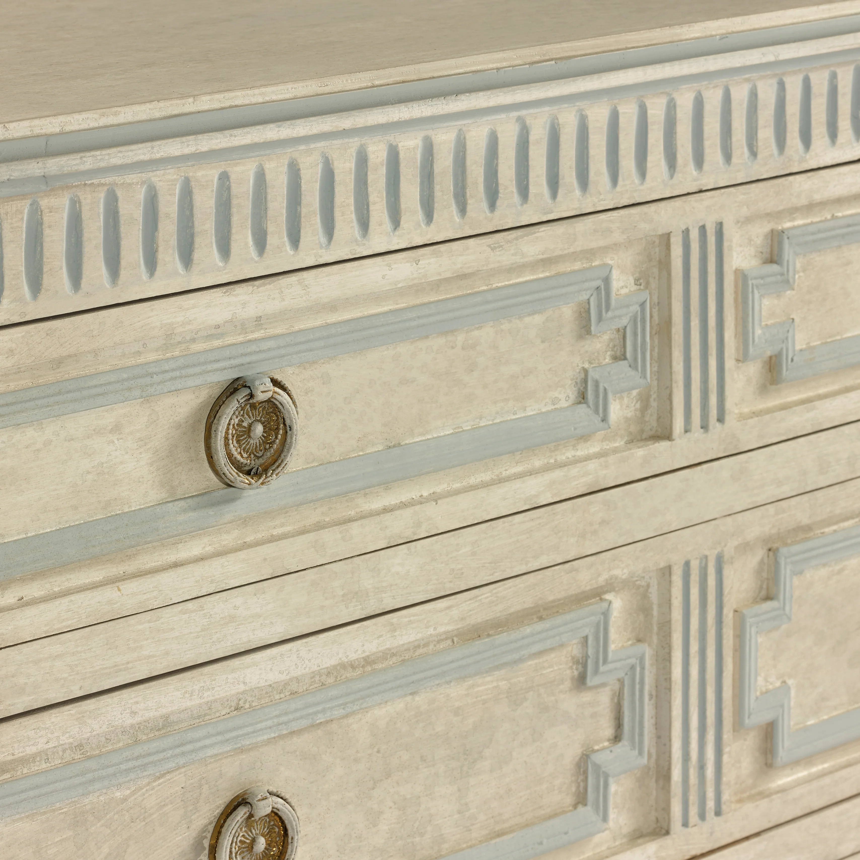 Scandinavian Chest with Rounded Legs and Blue Trim - Image 7