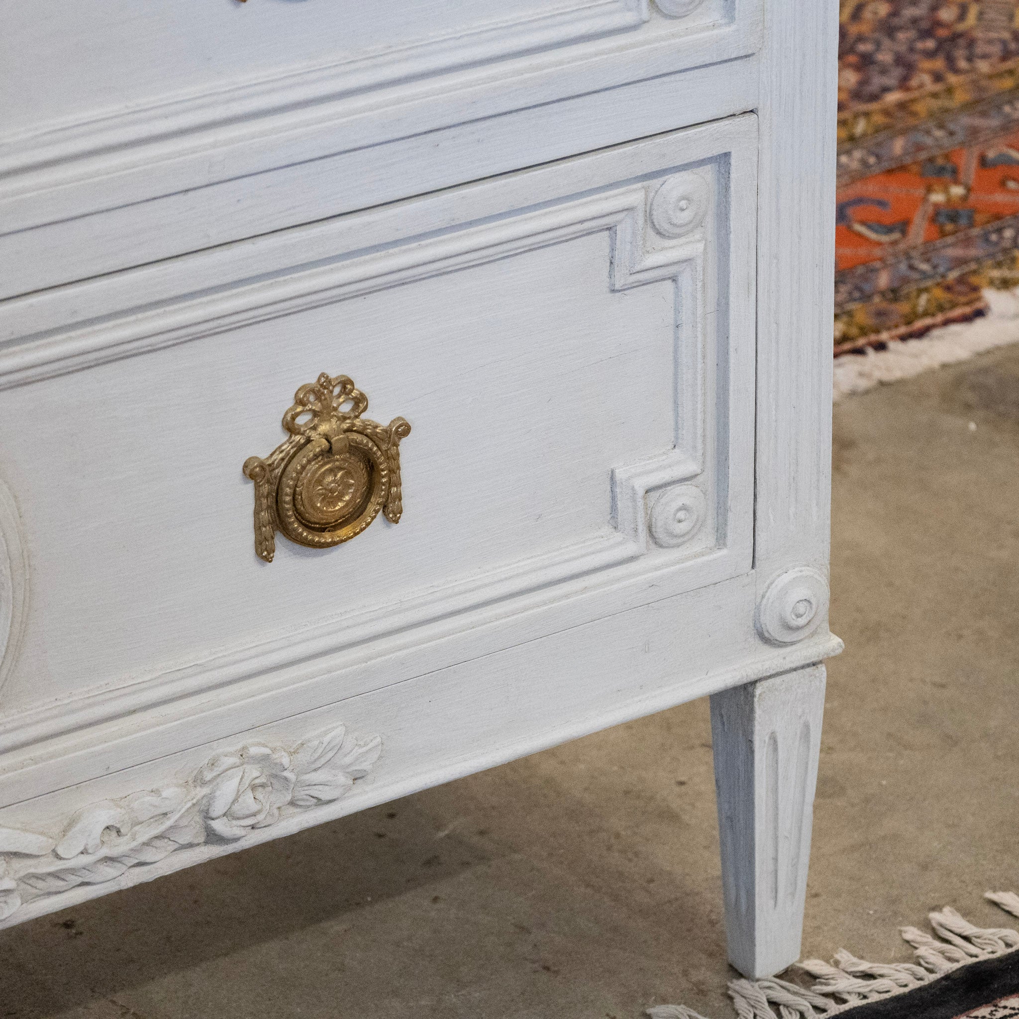 Swedish 2-Drawer Chest – Carved Wreath & Shell Trim in Dove White with White Marble Top - Image 10