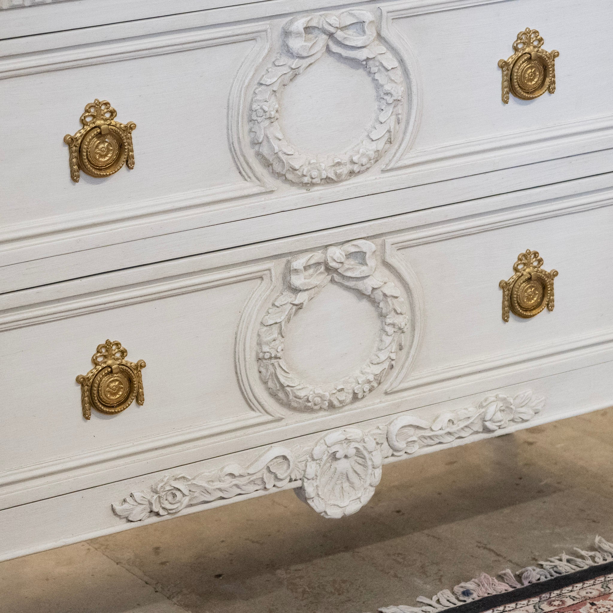 Swedish 2-Drawer Chest – Carved Wreath & Shell Trim in Dove White with White Marble Top - Image 5
