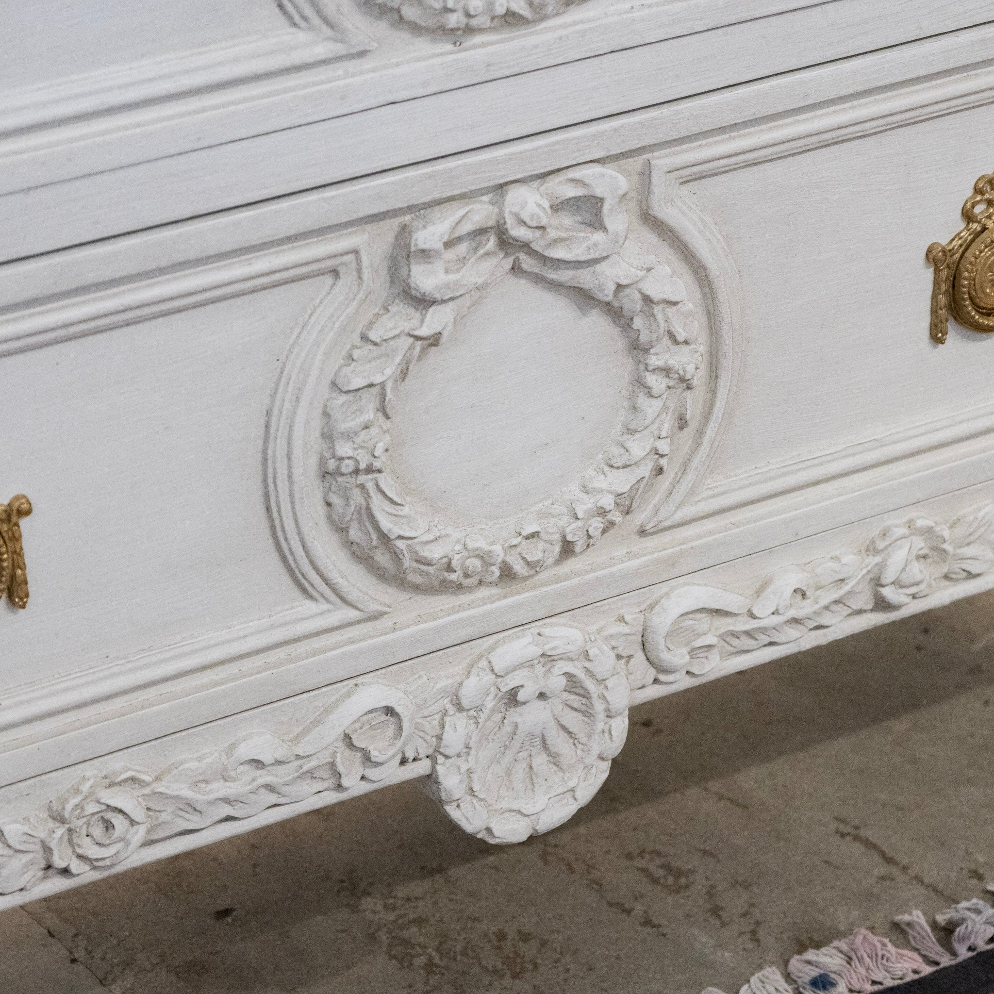 Swedish 2-Drawer Chest – Carved Wreath & Shell Trim in Dove White with White Marble Top - Image 6