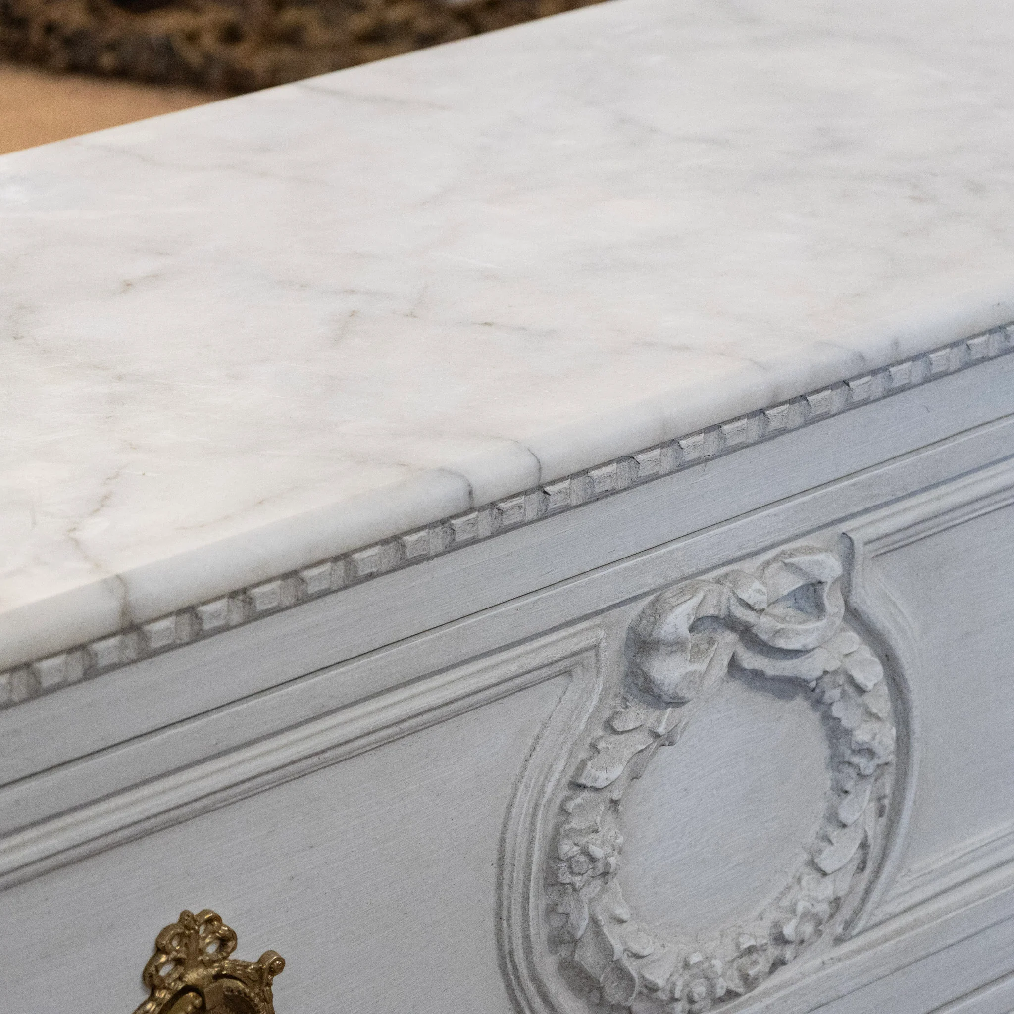 Swedish 2-Drawer Chest – Carved Wreath & Shell Trim in Dove White with White Marble Top - Image 7