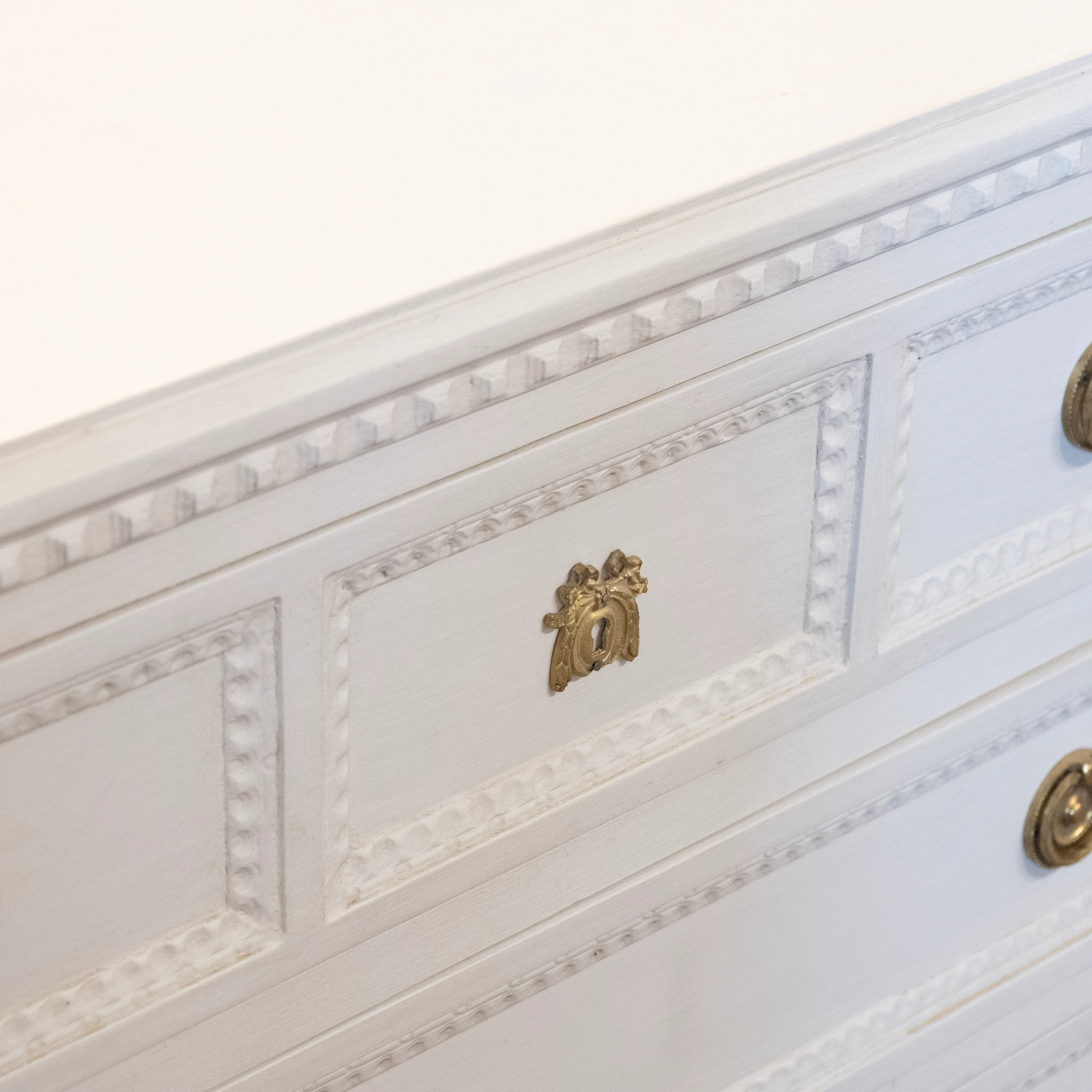 Swedish 3-Drawer Chest – Beaded Trim & Brass Hardware in Dove White - Image 6