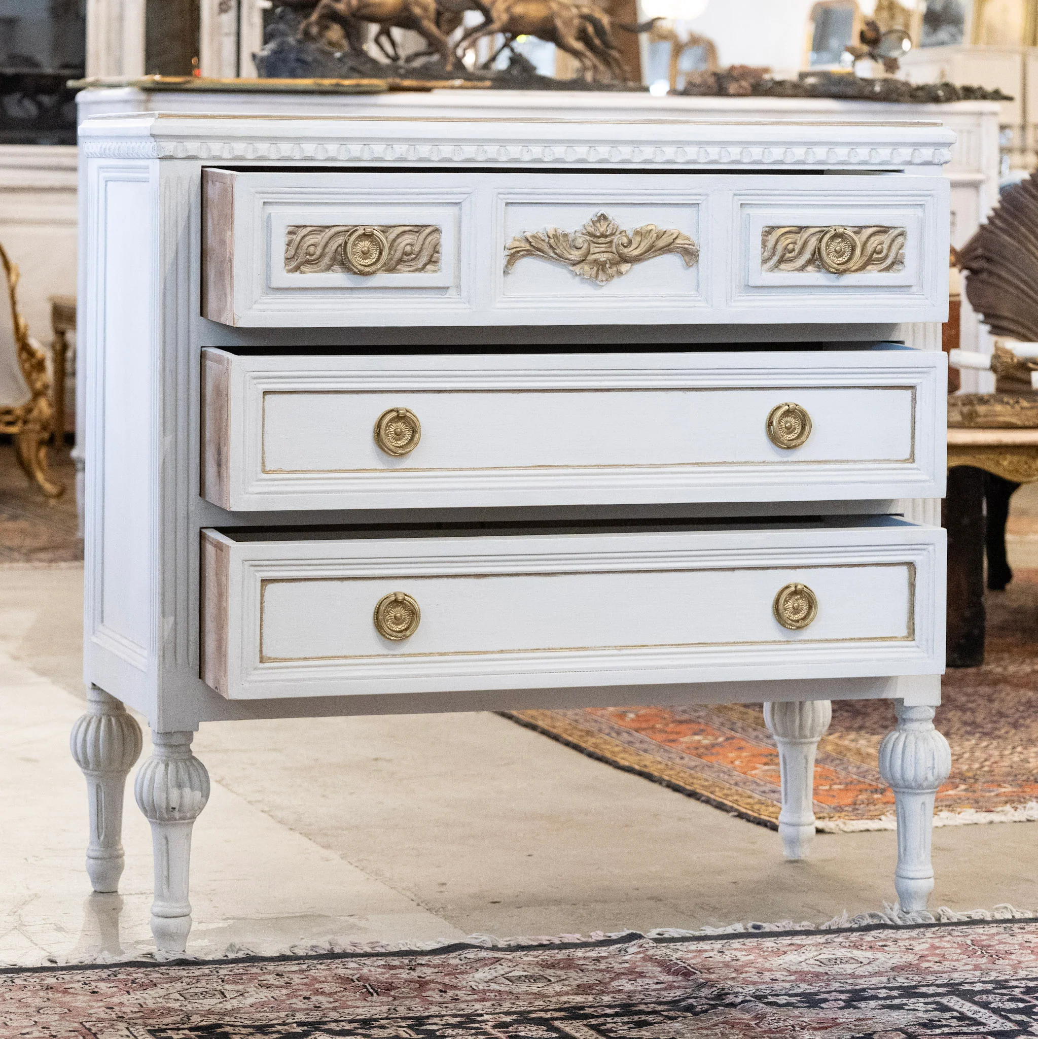 Swedish 3-Drawer Chest – Carved Gilded Detail & Ballerina Legs in Dove White - Image 3