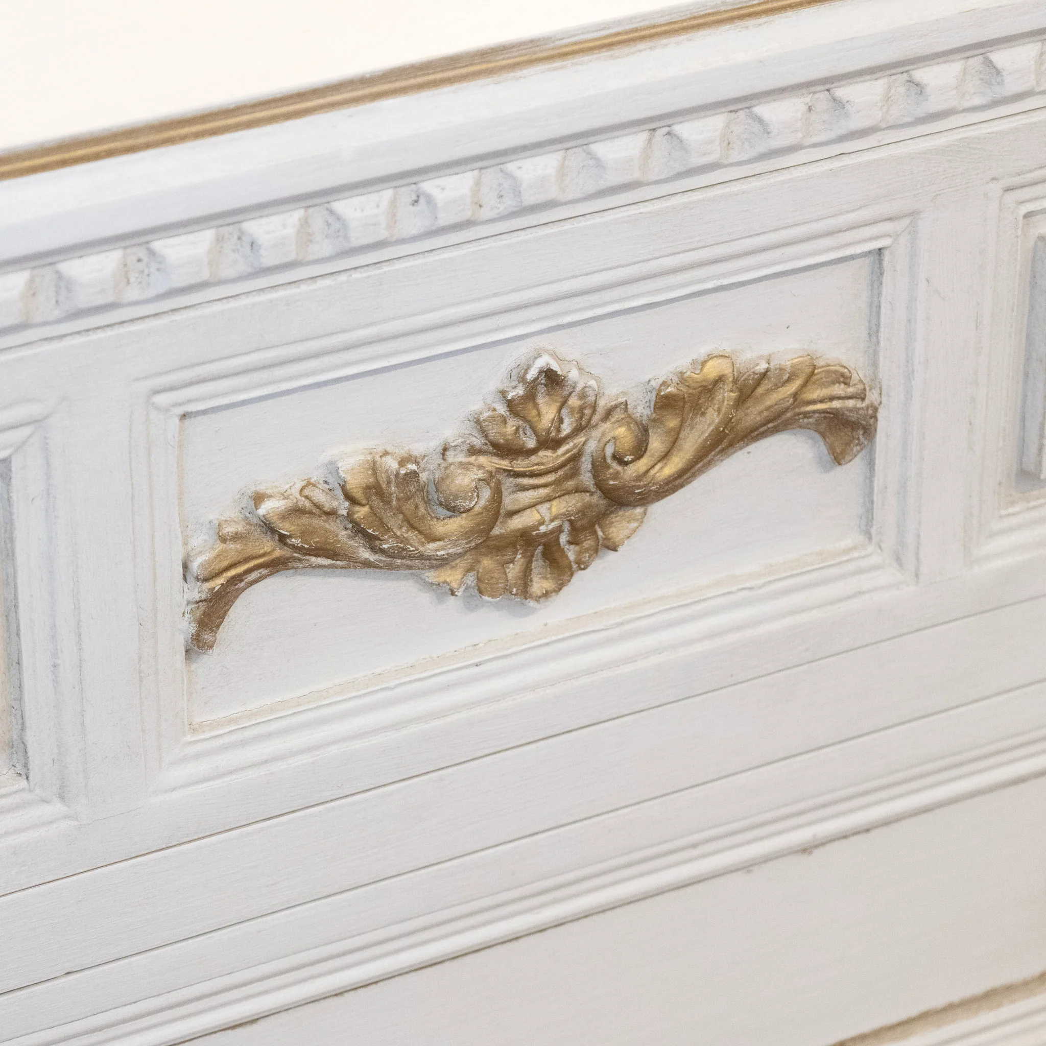 Swedish 3-Drawer Chest – Carved Gilded Detail & Ballerina Legs in Dove White - Image 6
