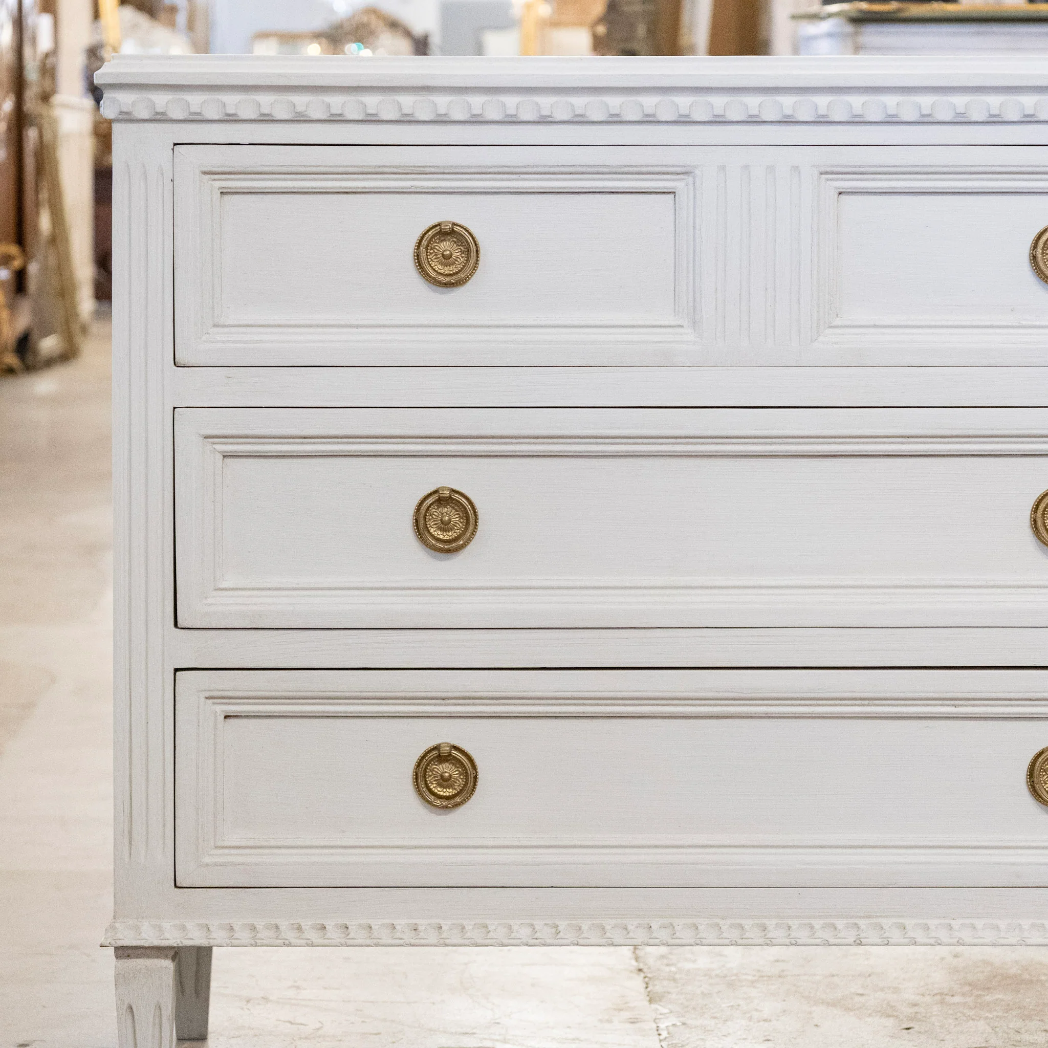 Swedish 3-Drawer Chest – Fluted Drawer Trim & Brass Pulls in Dove White - Image 4