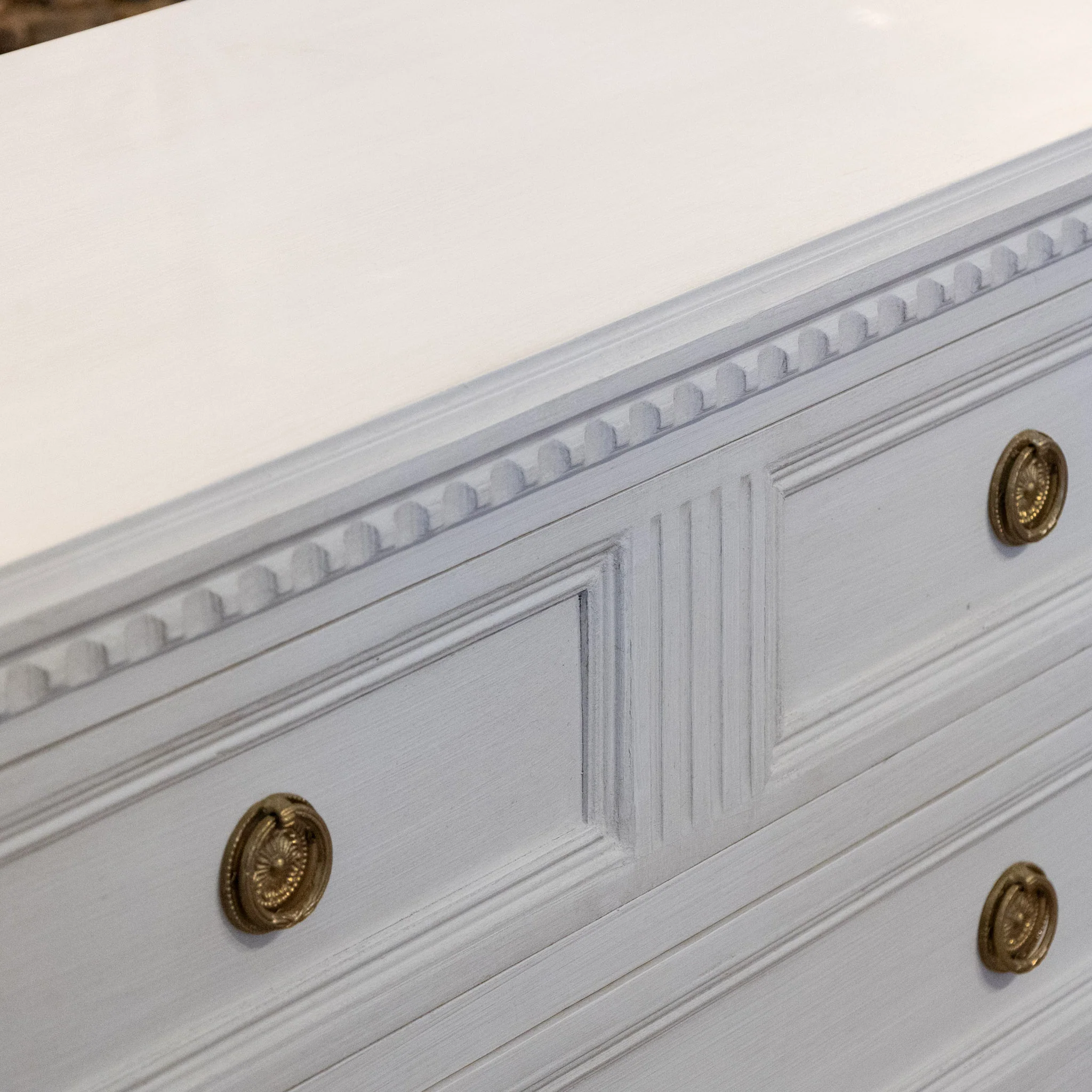 Swedish 3-Drawer Chest – Fluted Drawer Trim & Brass Pulls in Dove White - Image 7