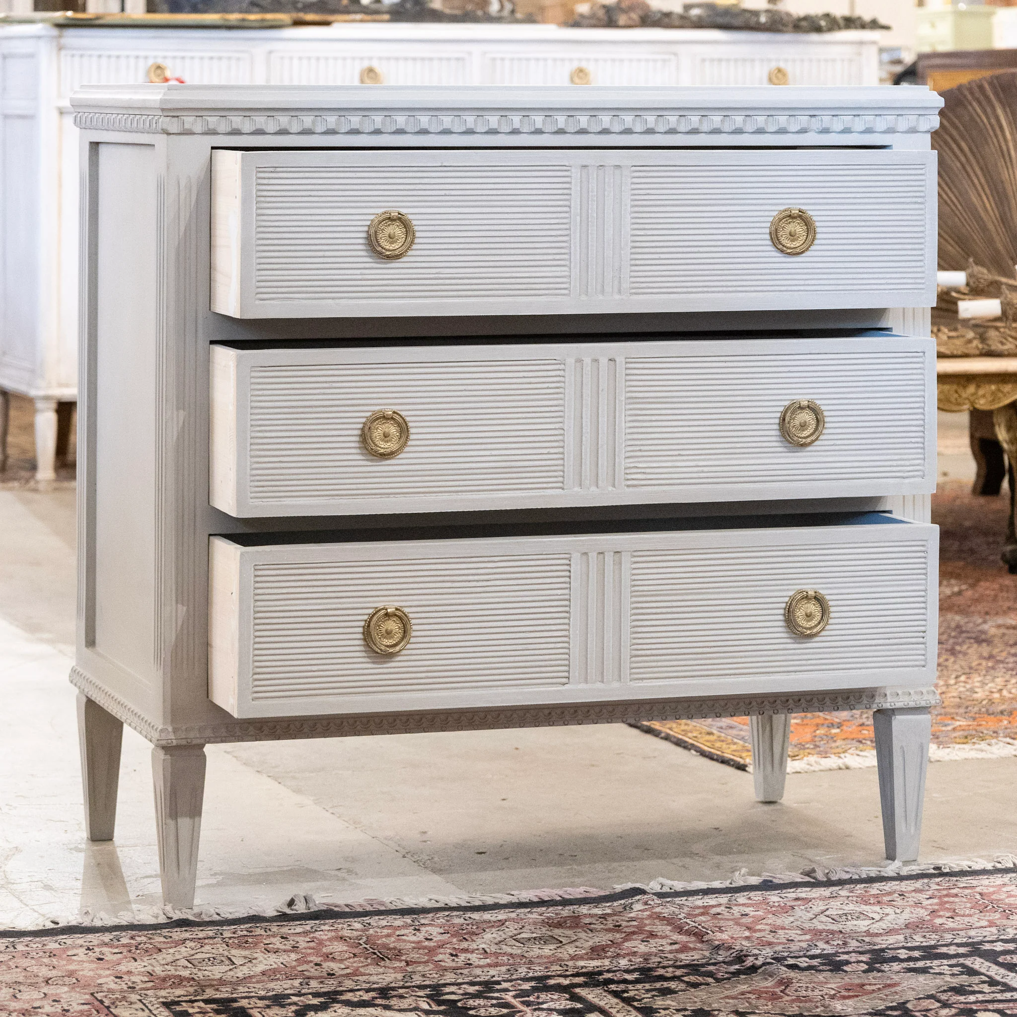 Swedish 3-Drawer Chest – Fluted & Reeded Drawers in French Grey - Image 3