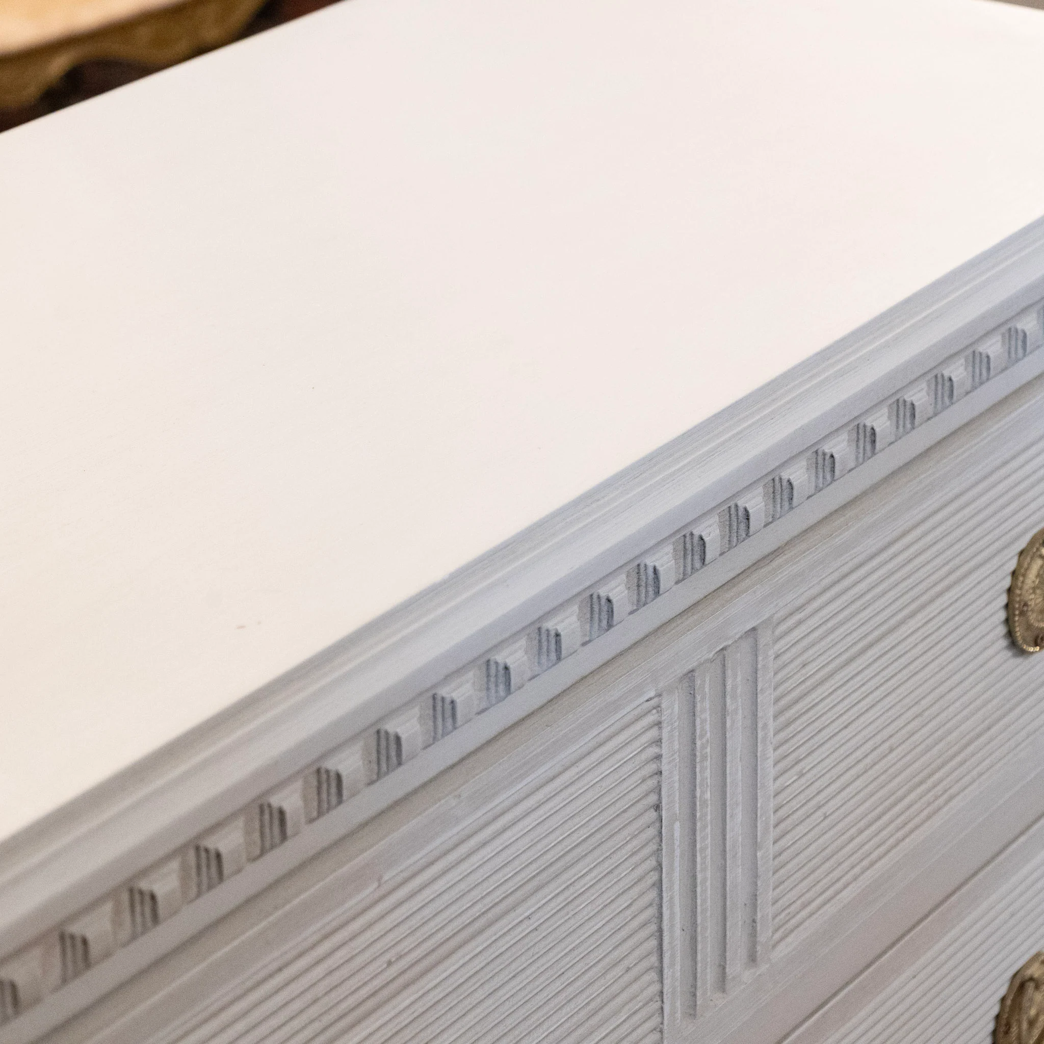 Swedish 3-Drawer Chest – Fluted & Reeded Drawers in French Grey - Image 5