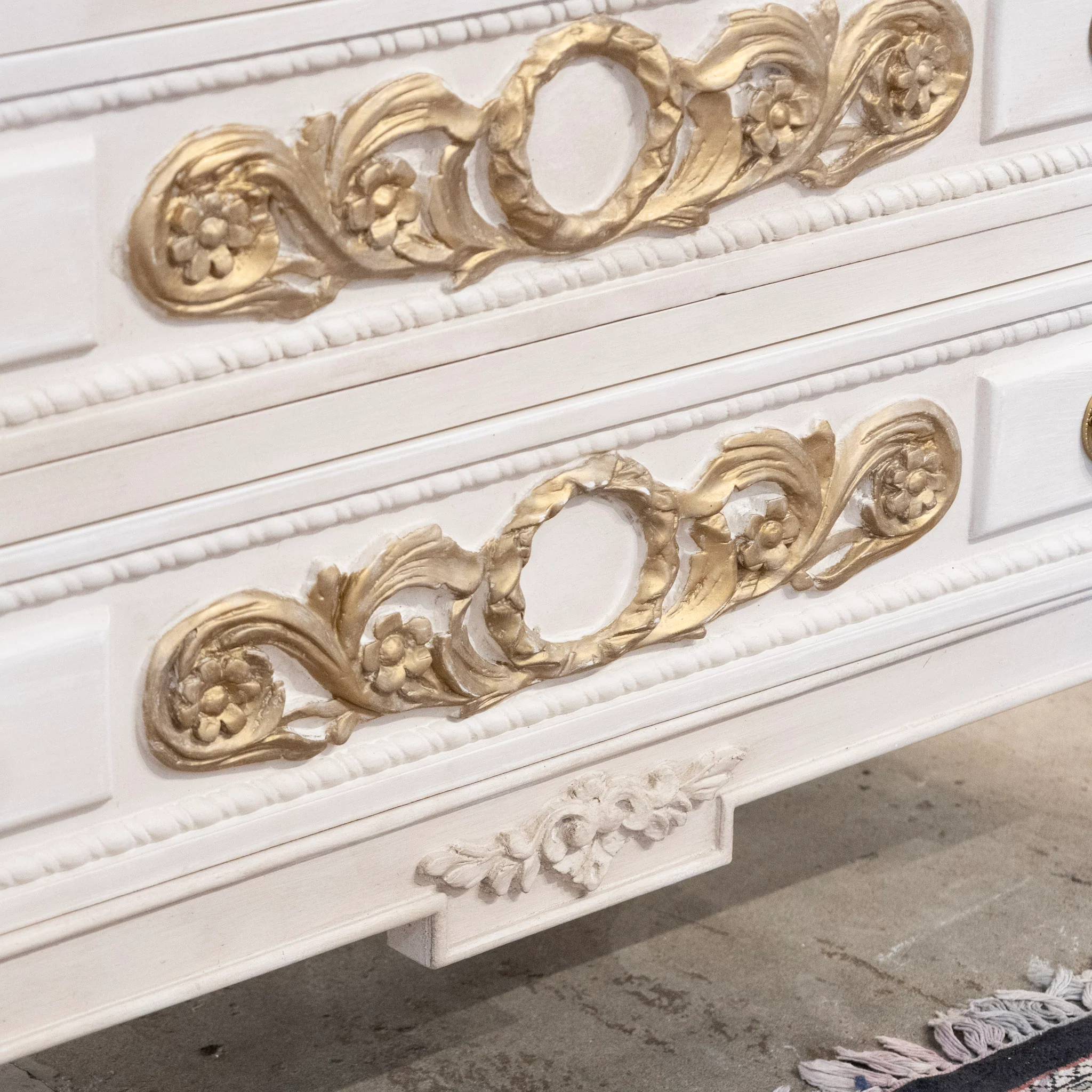 Swedish 3-Drawer Chest – Gilded Floral Carvings & Rope Trim in Dove White - Image 6