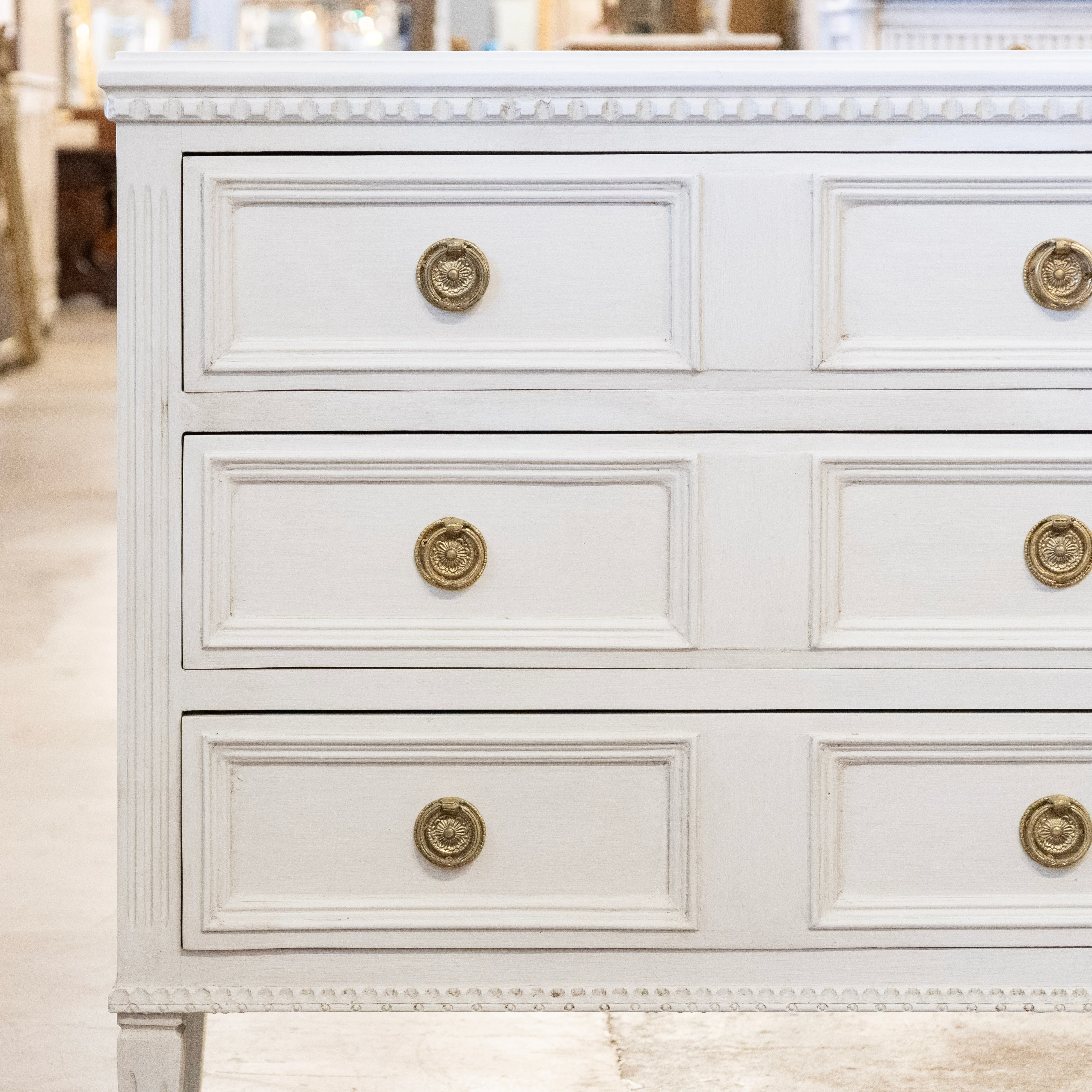 Swedish 3-Drawer Chest – Raised Panel Drawers & Fluted Legs in Dove White - Image 4
