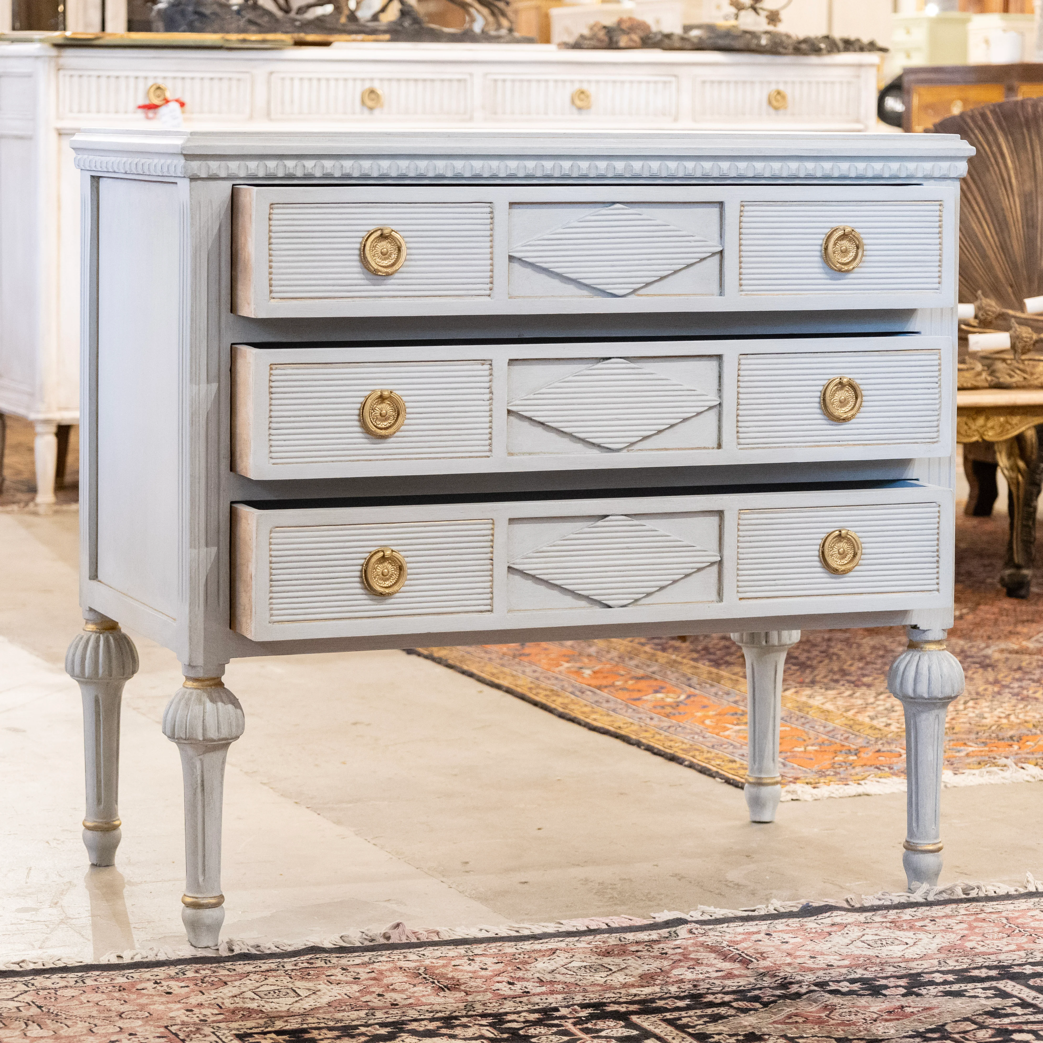 Swedish 3-Drawer Chest – Reeded & Diamond Carved Trim in French Grey - Image 3