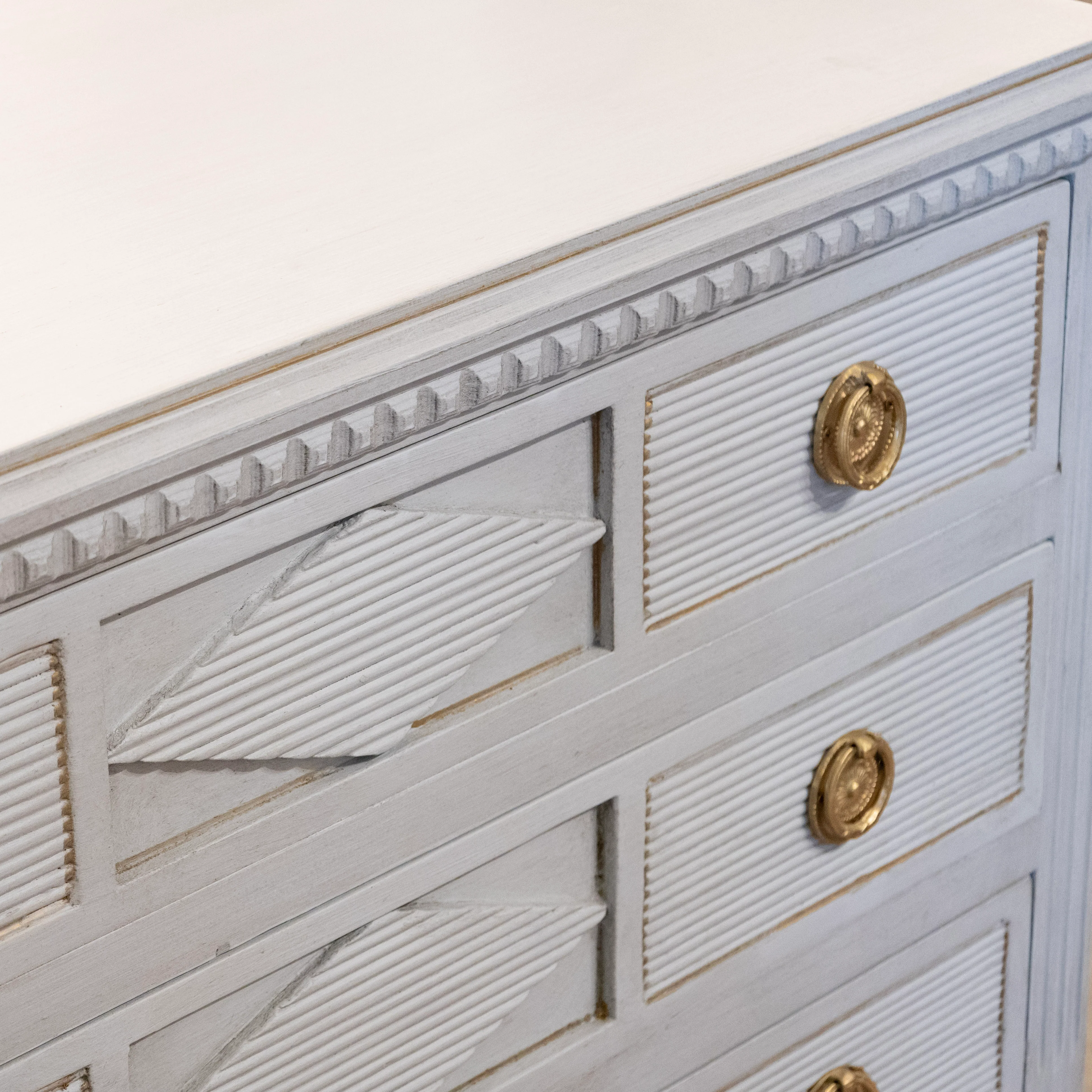 Swedish 3-Drawer Chest – Reeded & Diamond Carved Trim in French Grey - Image 6